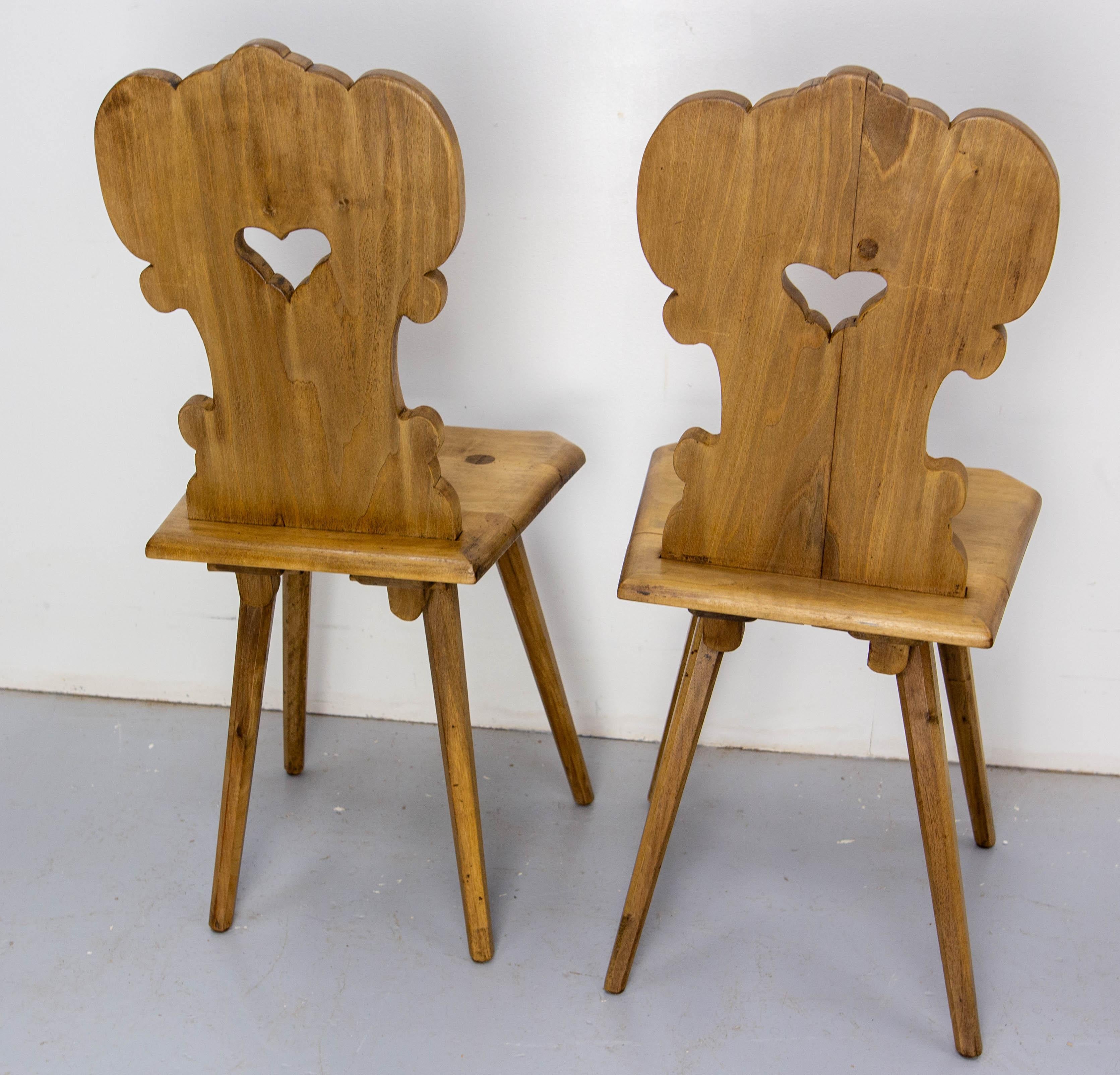 Paire de chaises d'appoint en peuplier de style Alpes suisses du 19ème siècle en vente 2