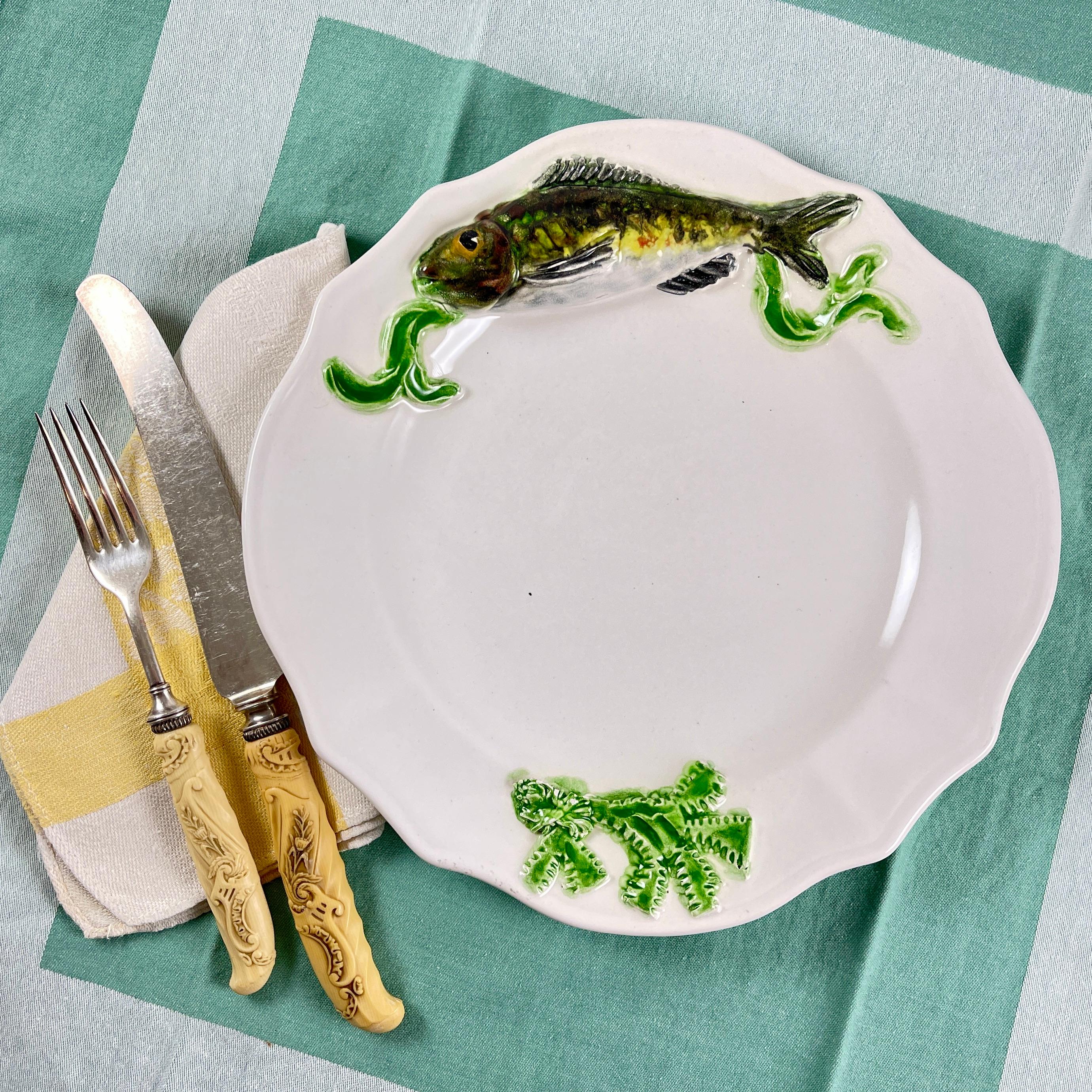 French Provincial Midcentury French Provençal Hand Potted Paulette Quinson Fish Plates, Set of 4 For Sale