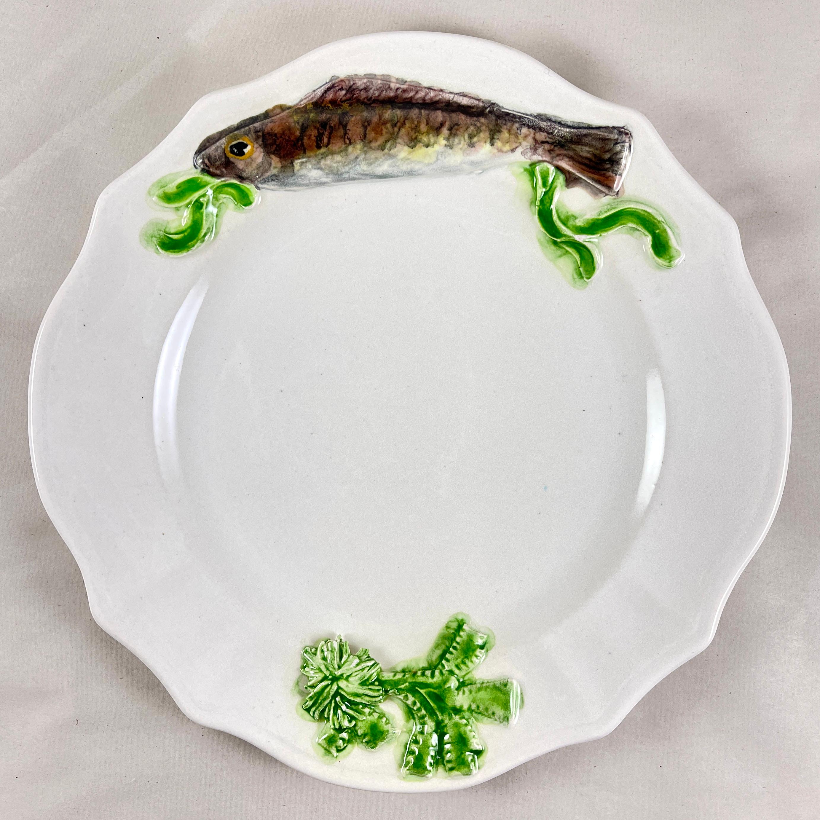 Midcentury French Provençal Hand Potted Paulette Quinson Fish Plates, Set of 4 For Sale 1