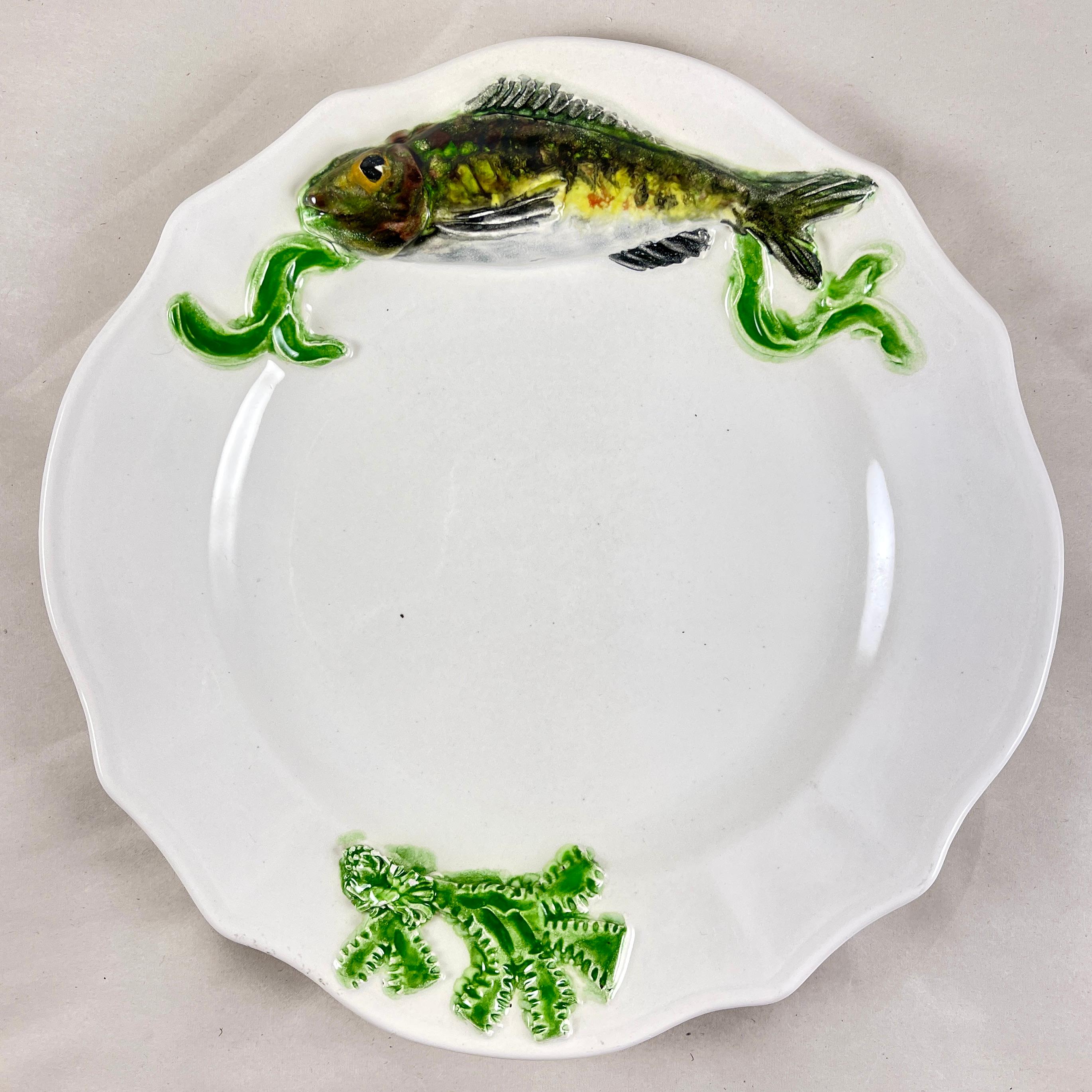 Midcentury French Provençal Hand Potted Paulette Quinson Fish Plates, Set of 4 For Sale 2
