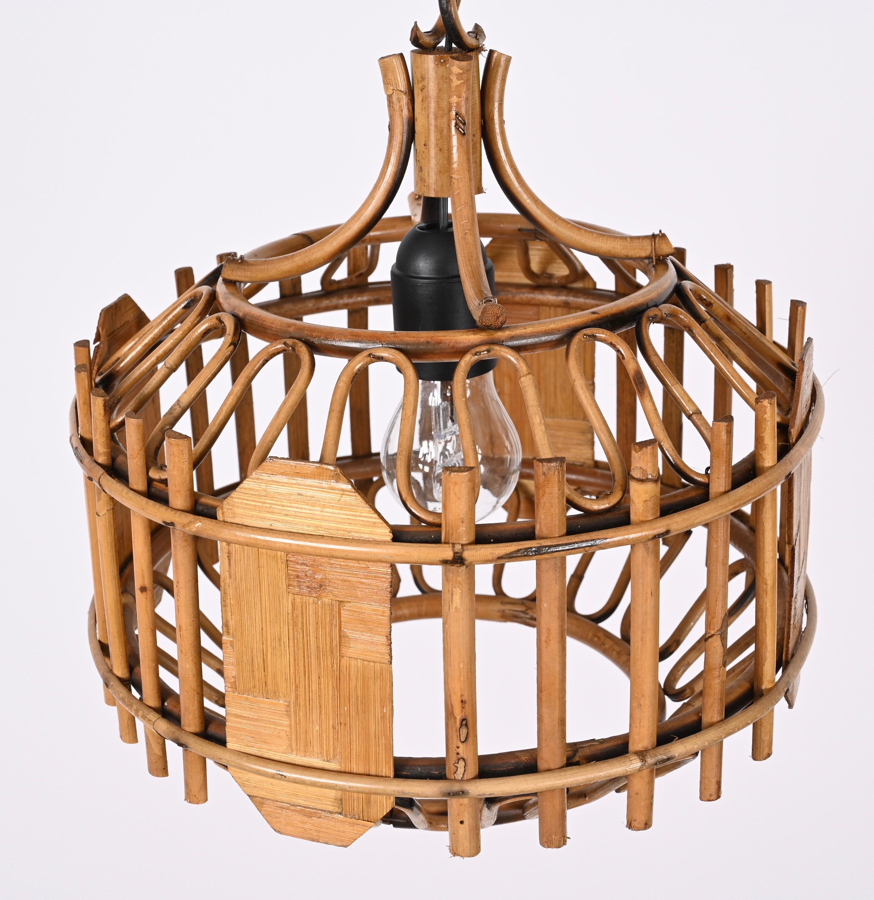 Stunning mid-century style round hanging chandelier in bamboo, Rattan and Cote d'Azur. This wonderful object was produced in Italy in the 1960s.

This amazing design is perfect for anyone who loves using rattan to create beautiful
