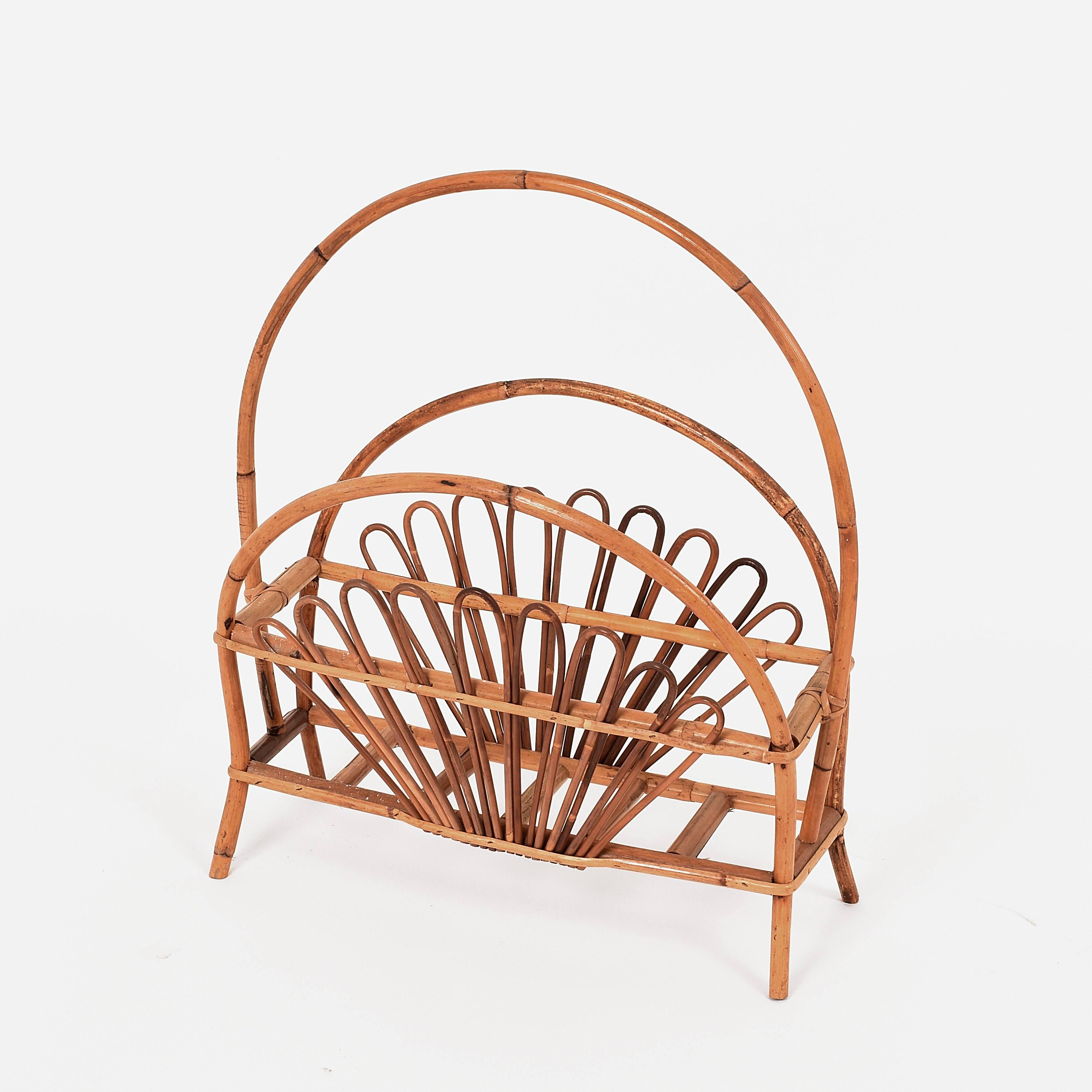 Amazing midcentury French riviera magazine rack in bamboo and rattan.

This wonderful piece was produced in Italy during the 1960s.

A great piece that will complete a midcentury-style living room or studio.