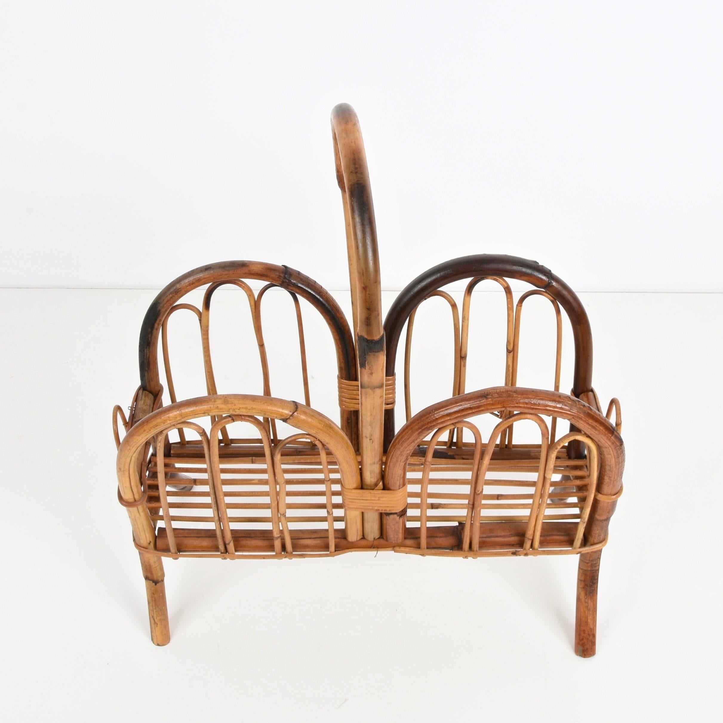 Midcentury French Riviera Bamboo and Rattan Italian Magazine Rack, 1960s In Good Condition For Sale In Roma, IT