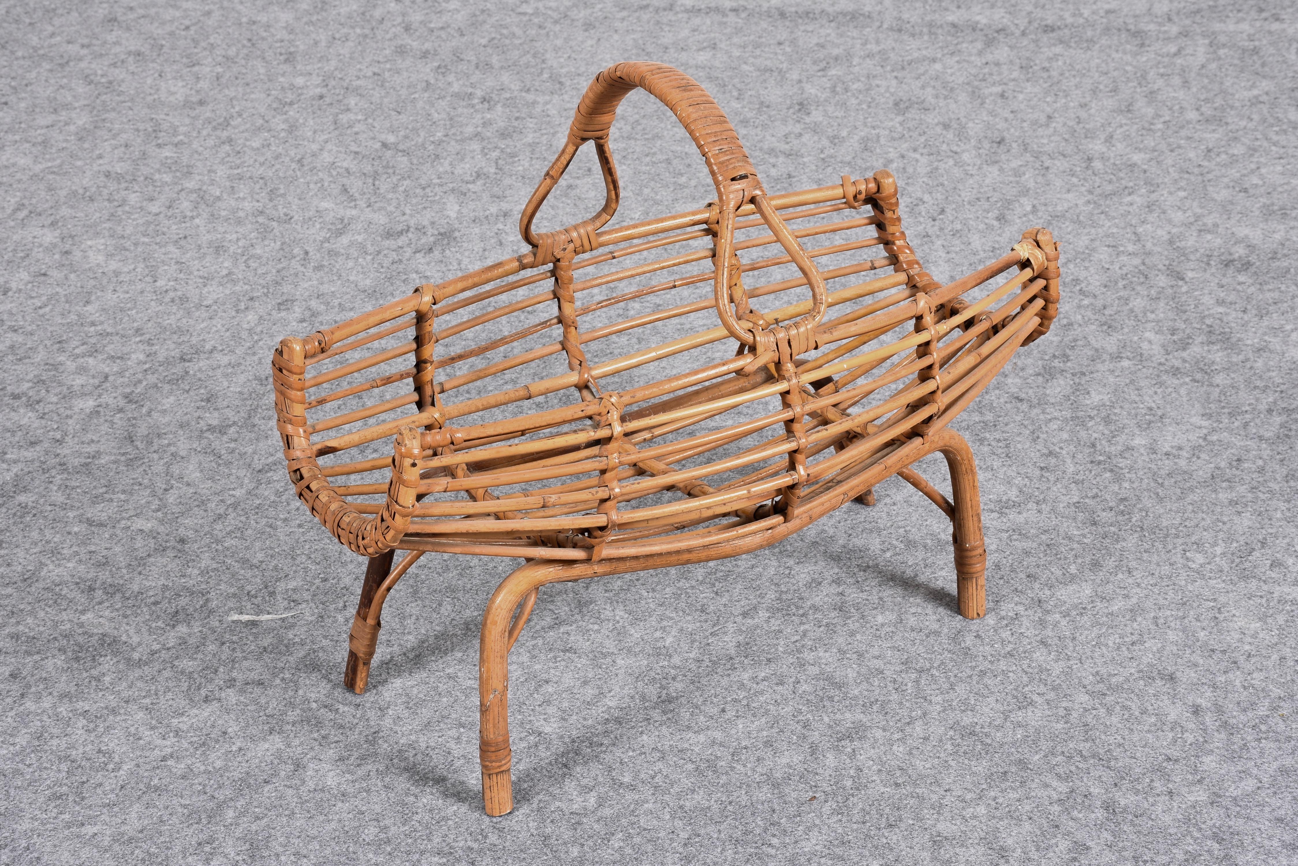 Midcentury French Riviera Bamboo and Rattan Italian Magazine Rack, 1960s For Sale 2