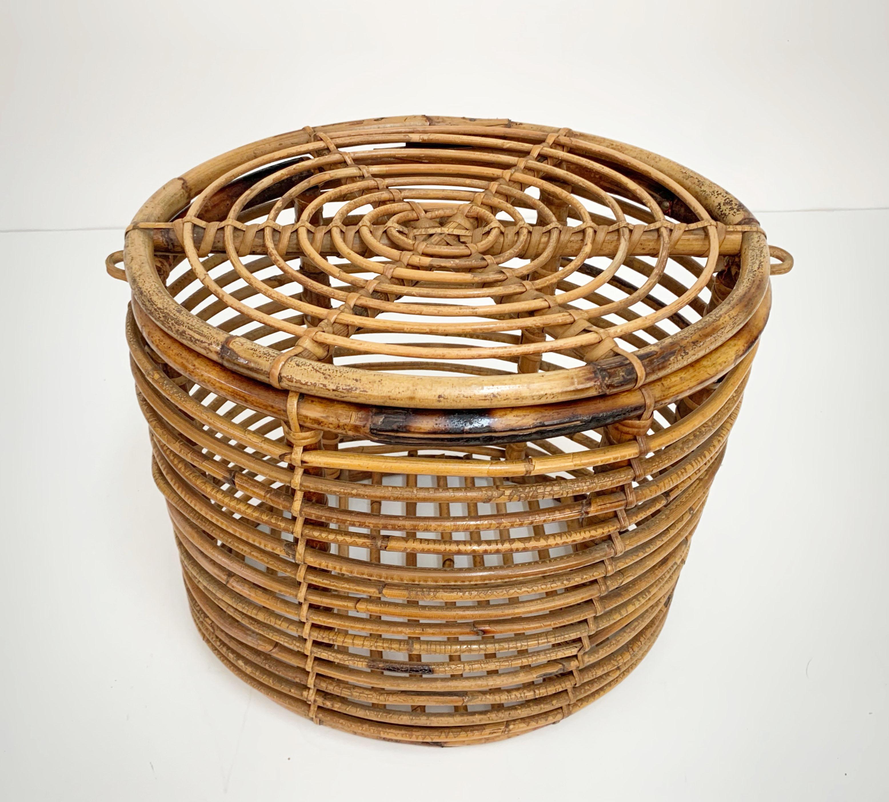 Midcentury French Riviera Bamboo and Rattan Oval Italian Basket, 1950s In Good Condition For Sale In Roma, IT