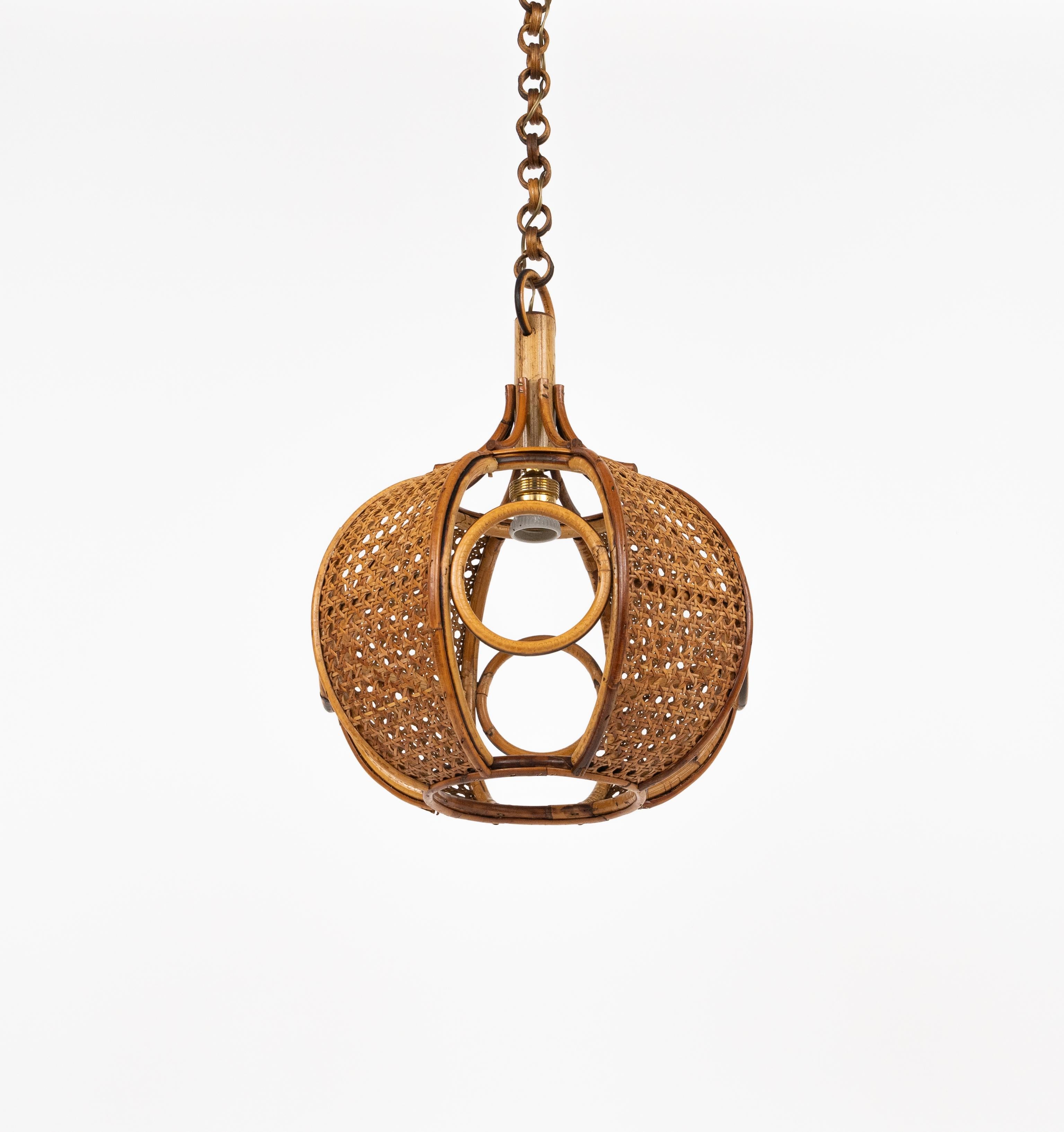 Italian Midcentury French Riviera Chandelier Rattan and Wicker, Italy 1960s For Sale