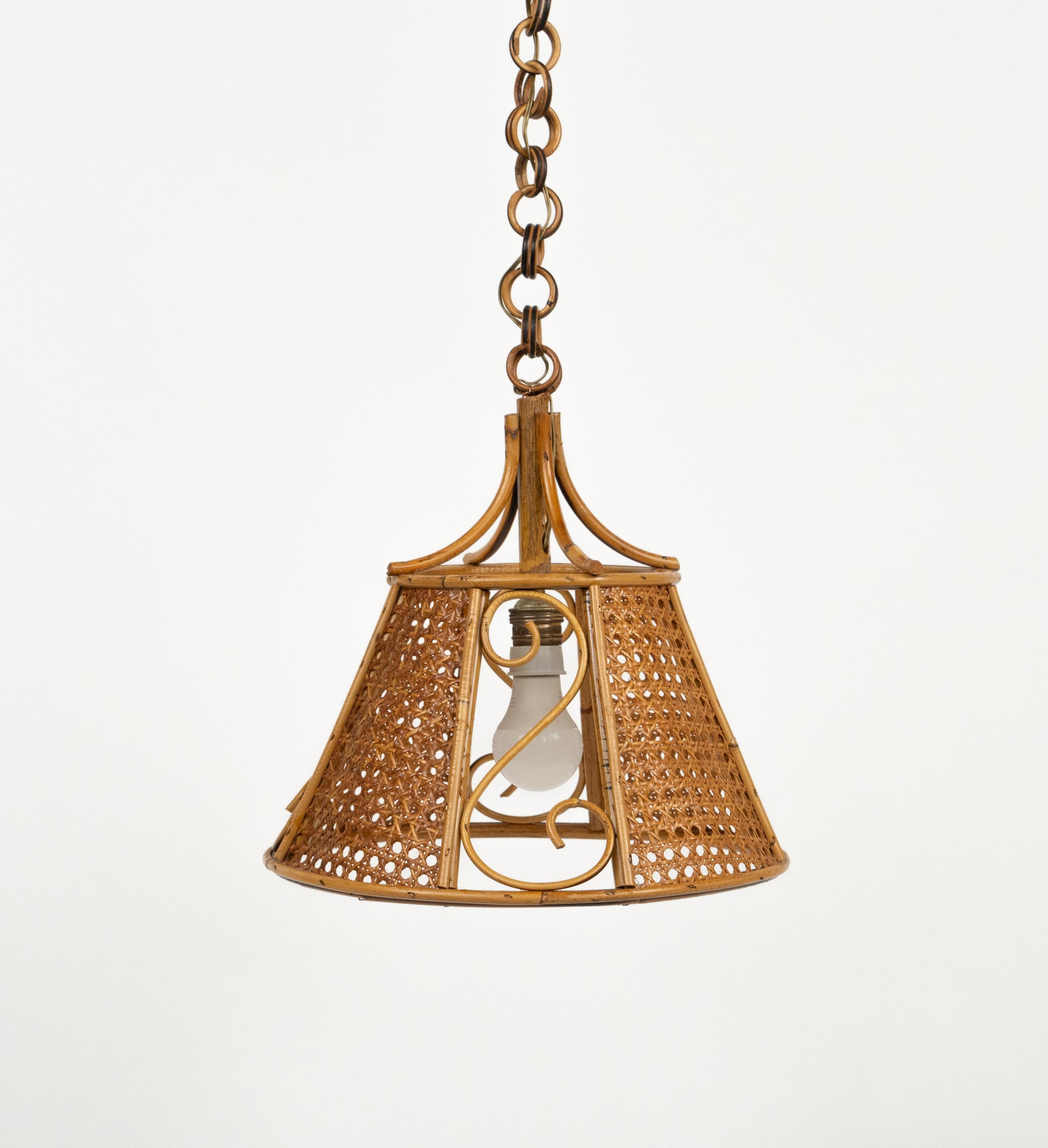 Italian Midcentury French Riviera Chandelier Rattan and Wicker, Italy 1960s For Sale