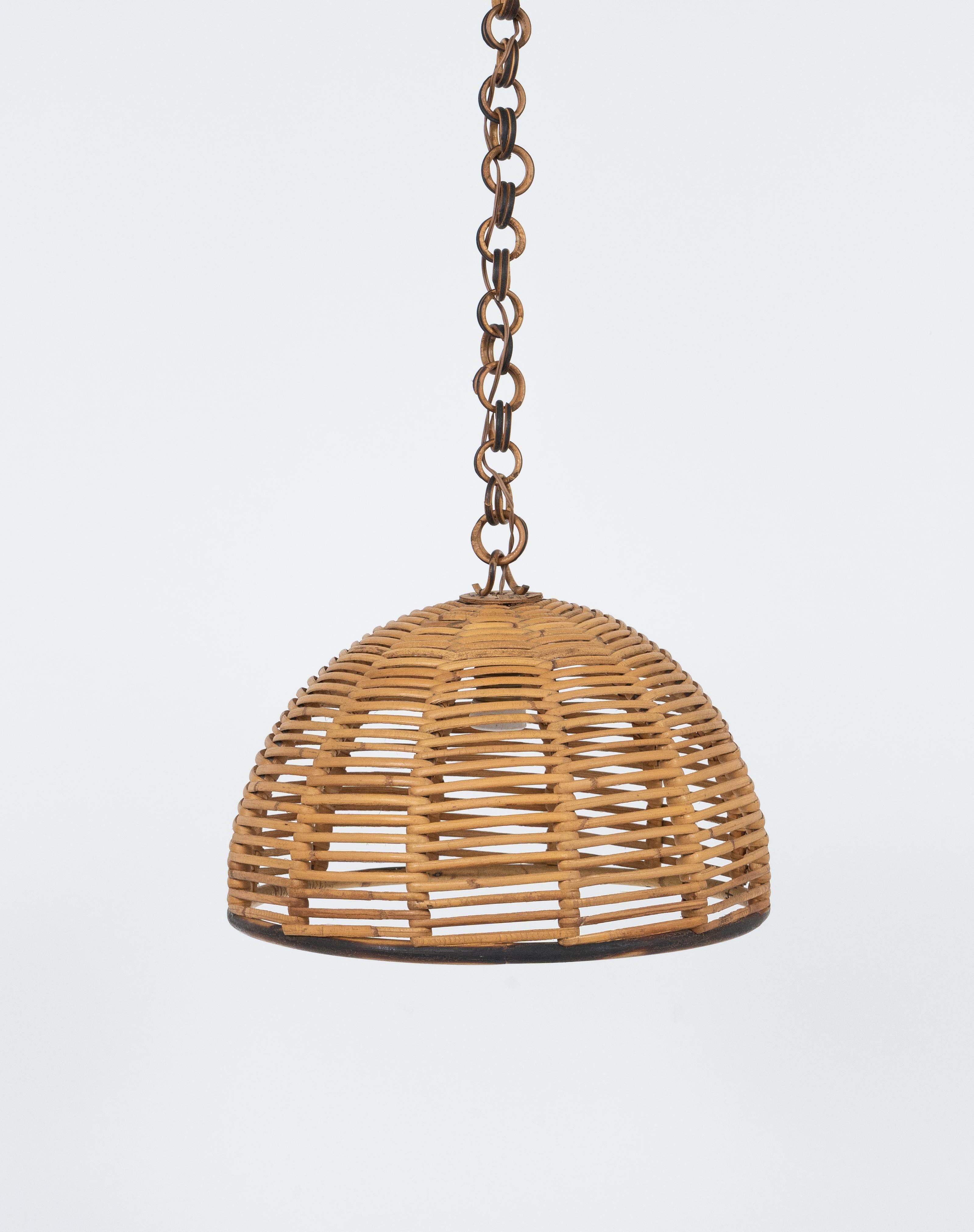 Hand-Crafted Midcentury French Riviera Chandelier Rattan and Wicker, Italy 1960s For Sale