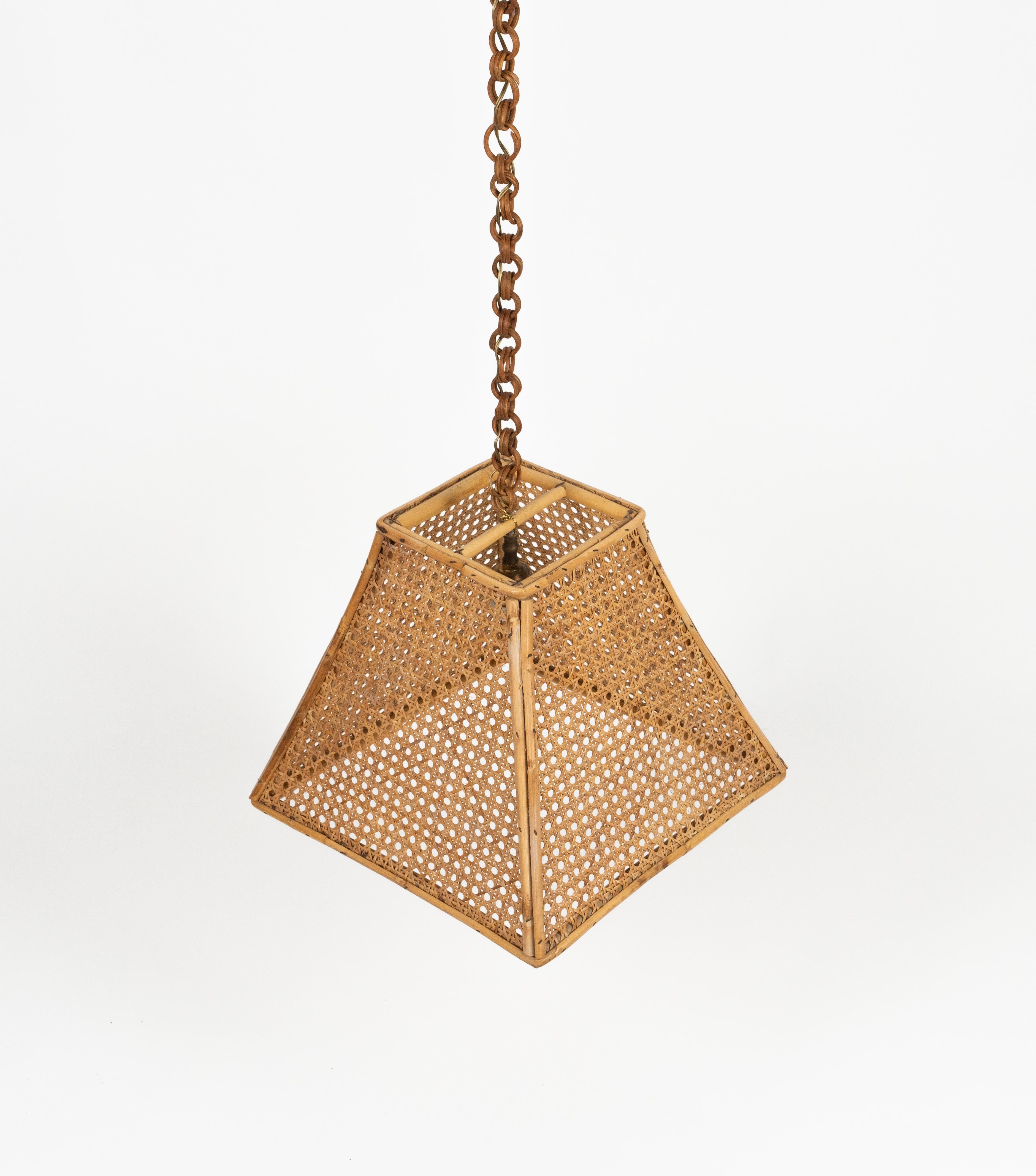 Hand-Crafted Midcentury French Riviera Chandelier Rattan and Wicker, Italy 1960s For Sale