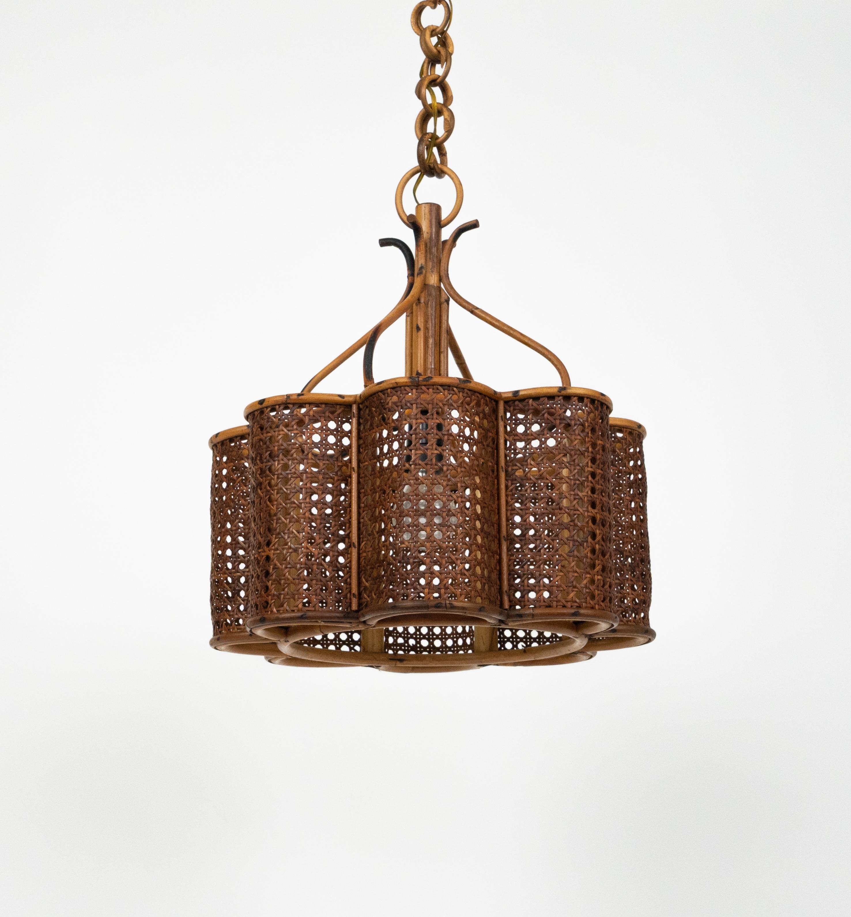 Lampadario Costa Azzurra del Medioevo Rattan e vimini, Italia 1960 In condizioni buone in vendita a Rome, IT