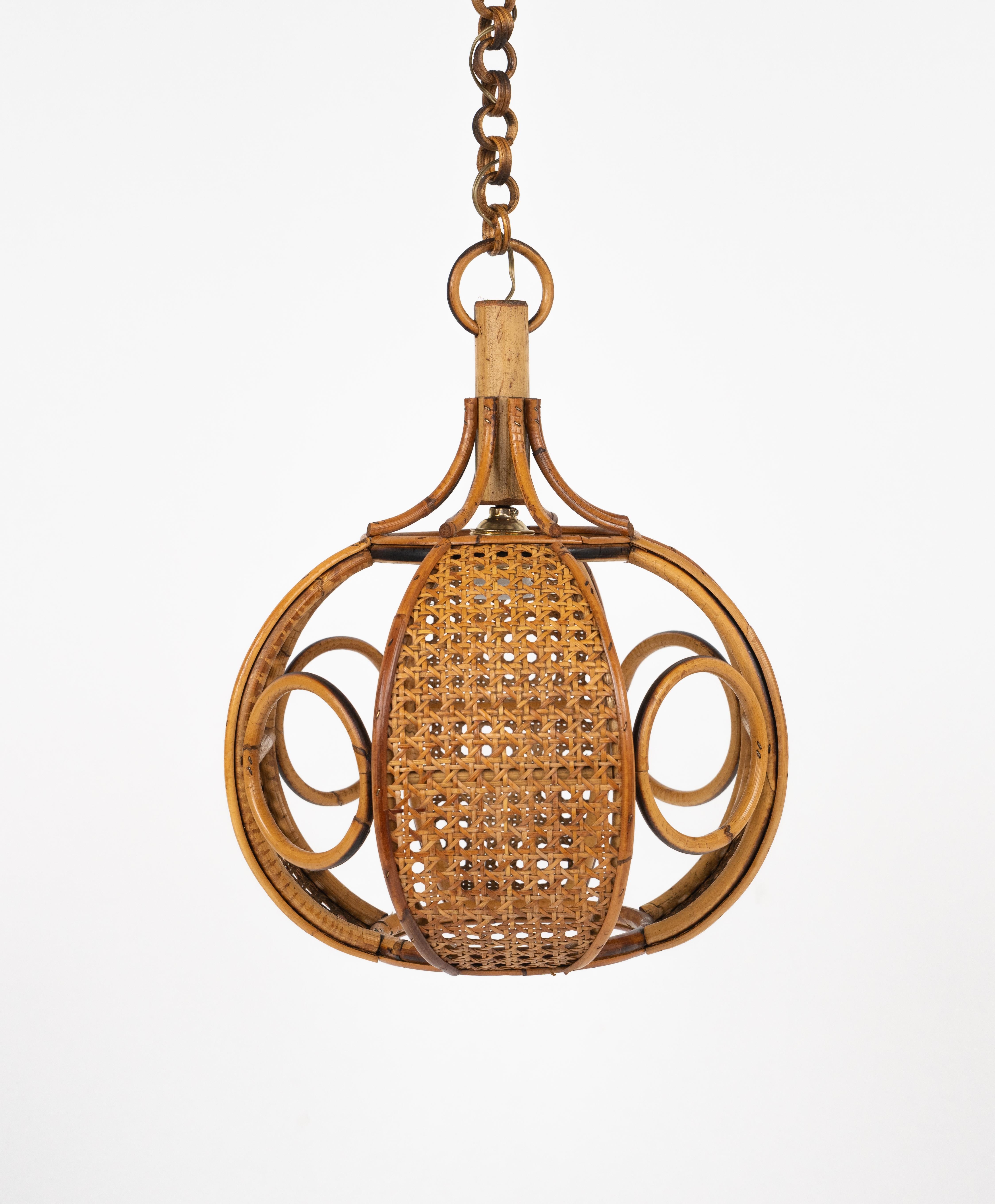 Midcentury French Riviera Chandelier Rattan and Wicker, Italy 1960s For Sale 1