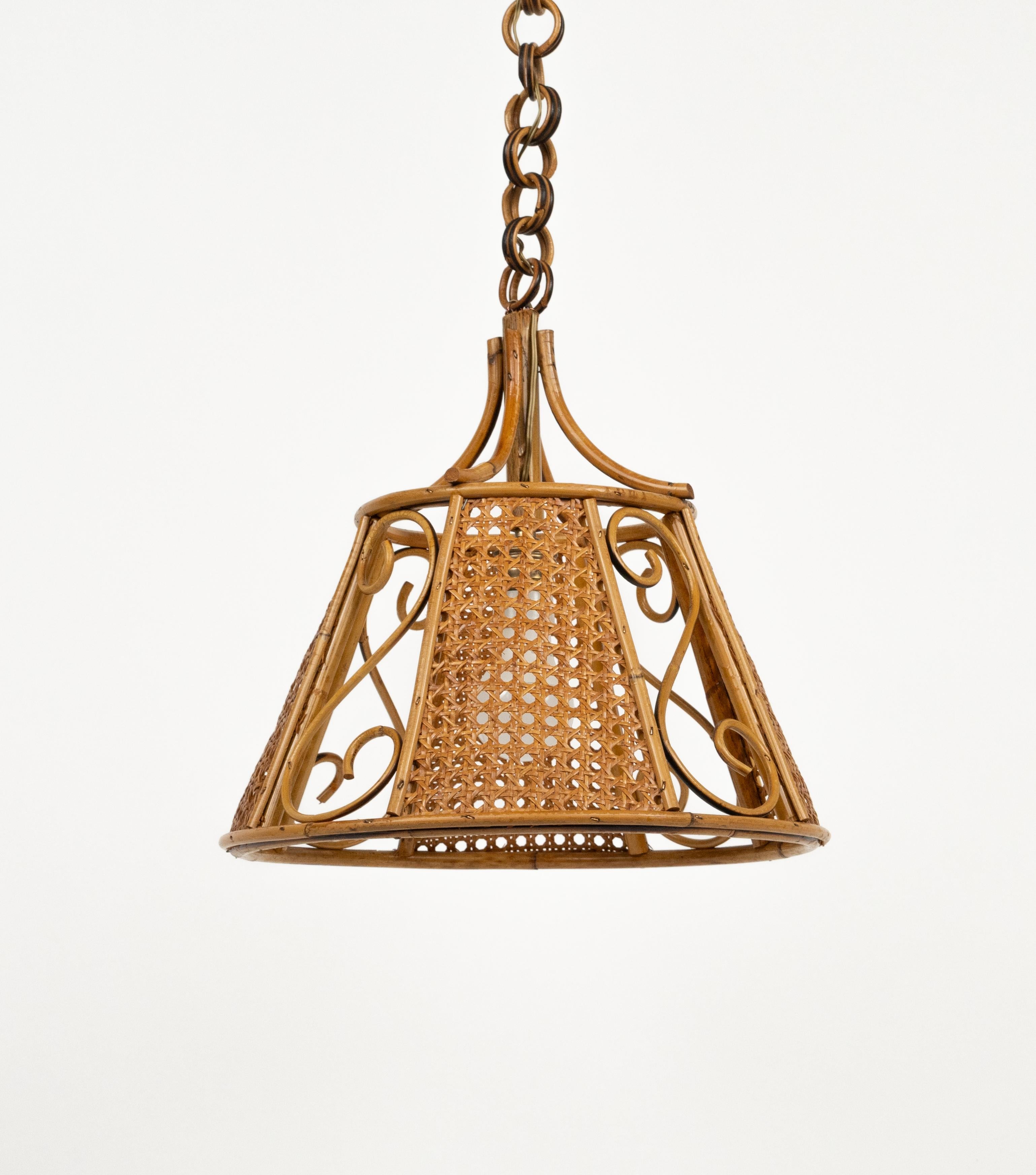 Midcentury French Riviera Chandelier Rattan and Wicker, Italy 1960s For Sale 1