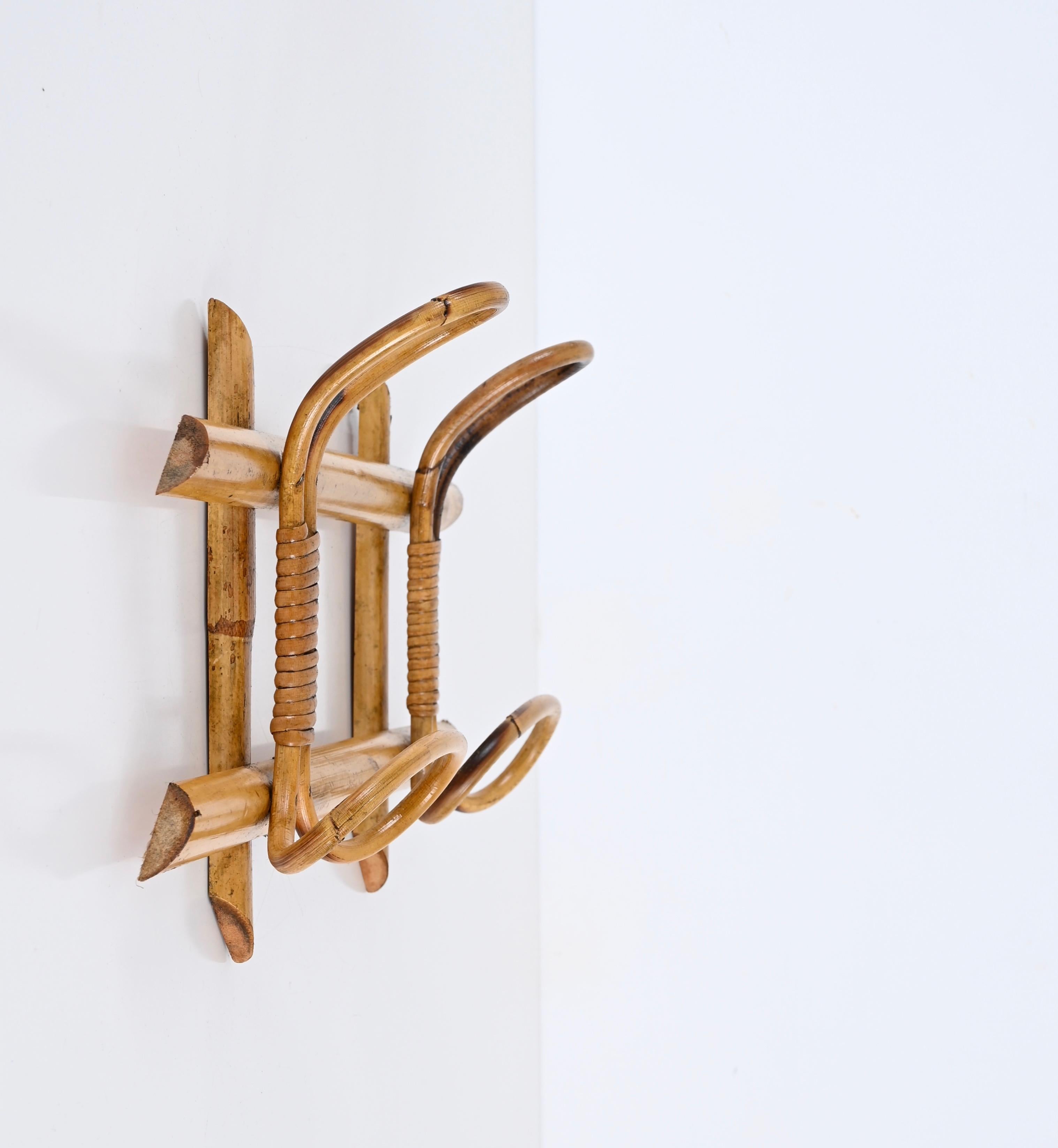 Midcentury French Riviera Coat Rack in Rattan, Wicker and Bamboo, Italy 1960s In Good Condition For Sale In Roma, IT