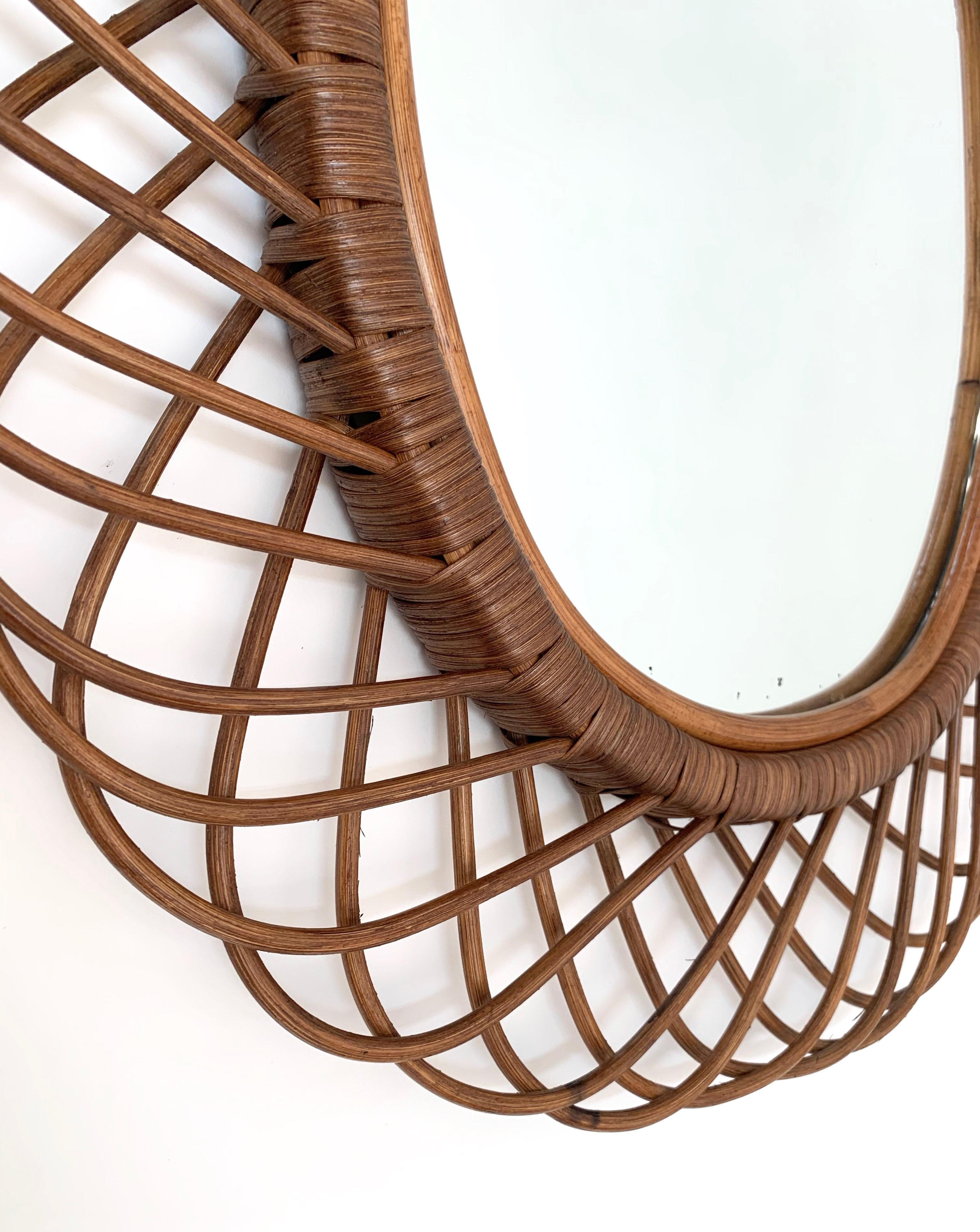 Midcentury French Riviera Curved Rattan and Bamboo Italian Oval Mirror, 1960s 4