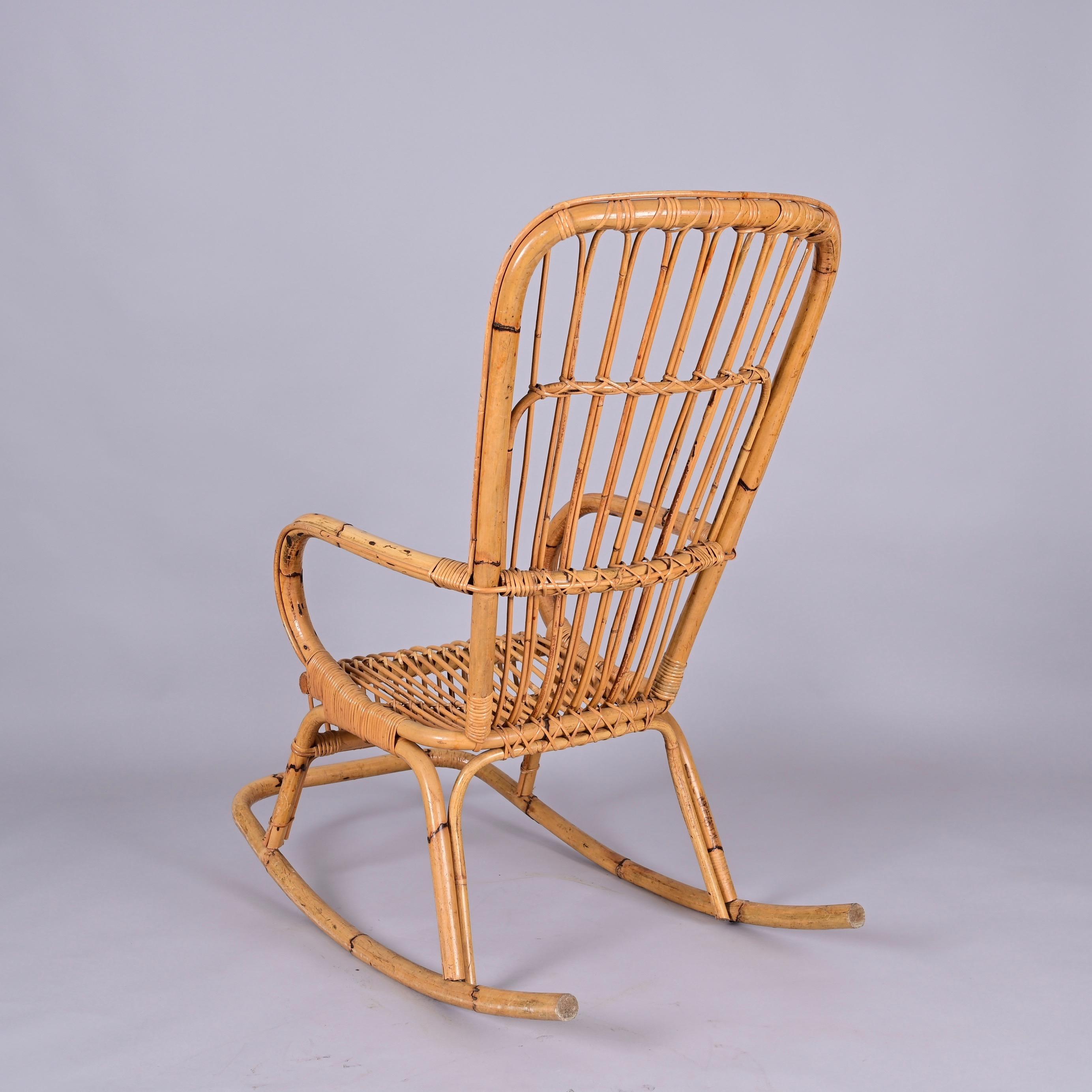 Mid-Century French Riviera Curved Rattan and Bamboo Italian Rocking Chair, 1970s For Sale 5