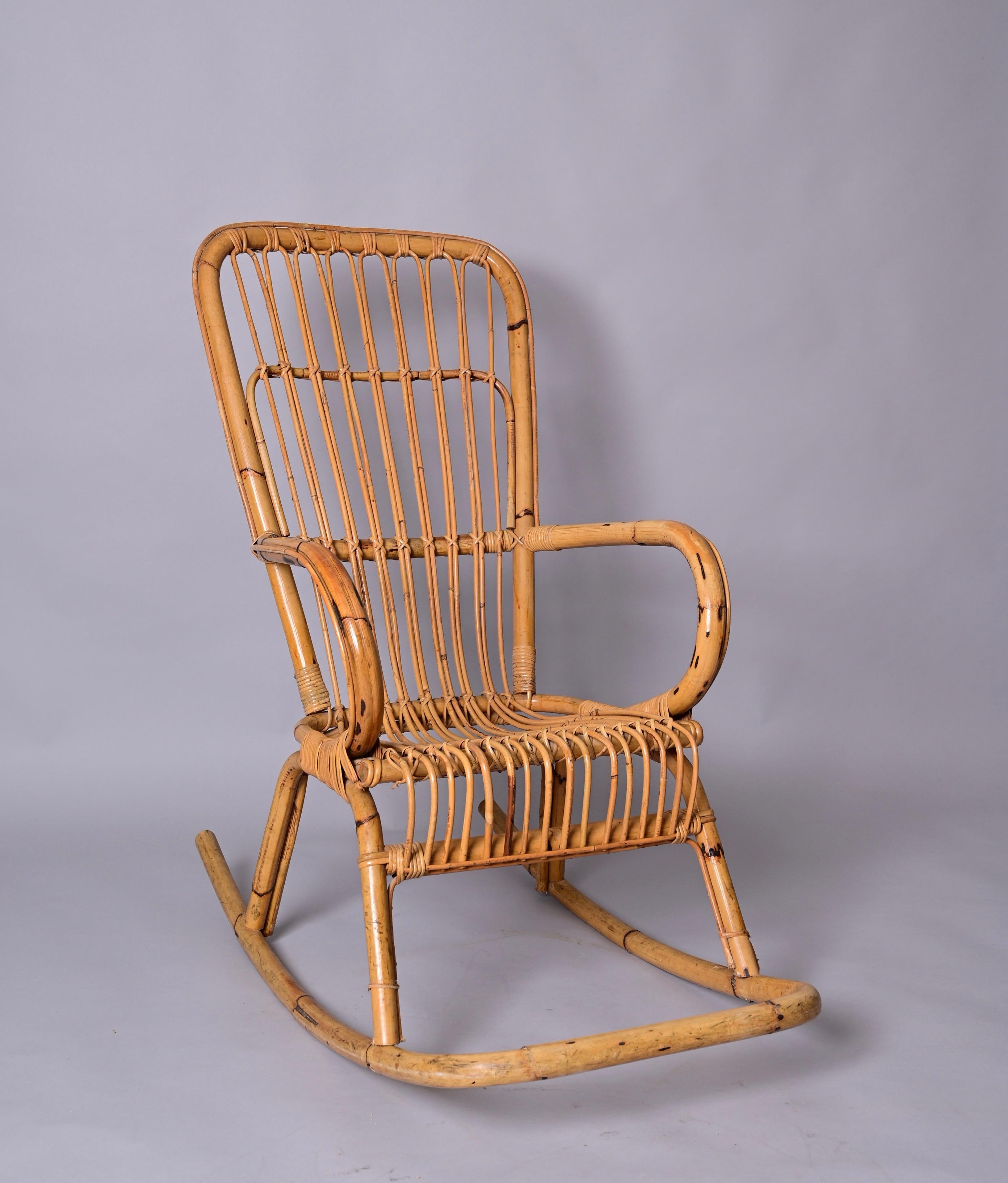 Mid-Century French Riviera Curved Rattan and Bamboo Italian Rocking Chair, 1970s For Sale 9