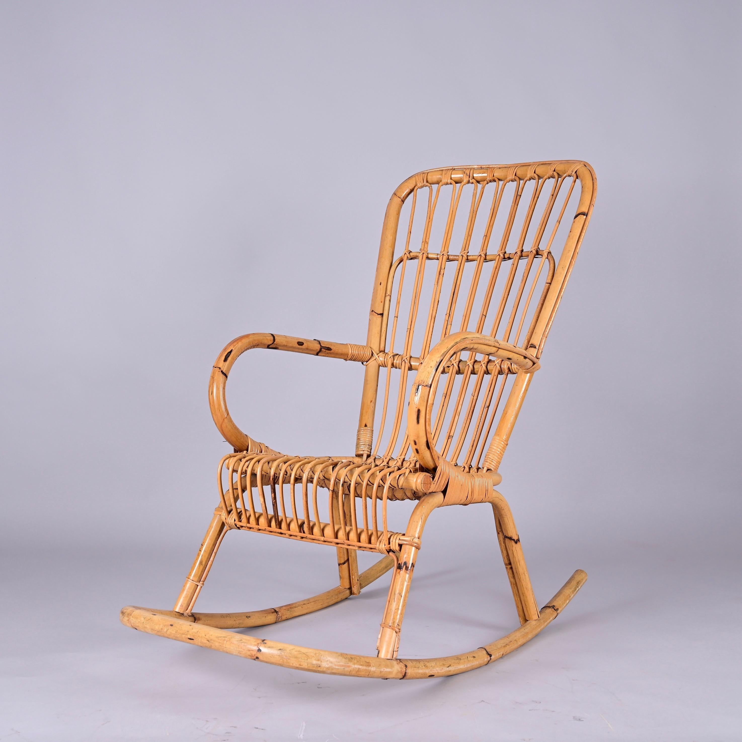 Mid-Century French Riviera Curved Rattan and Bamboo Italian Rocking Chair, 1970s For Sale 1