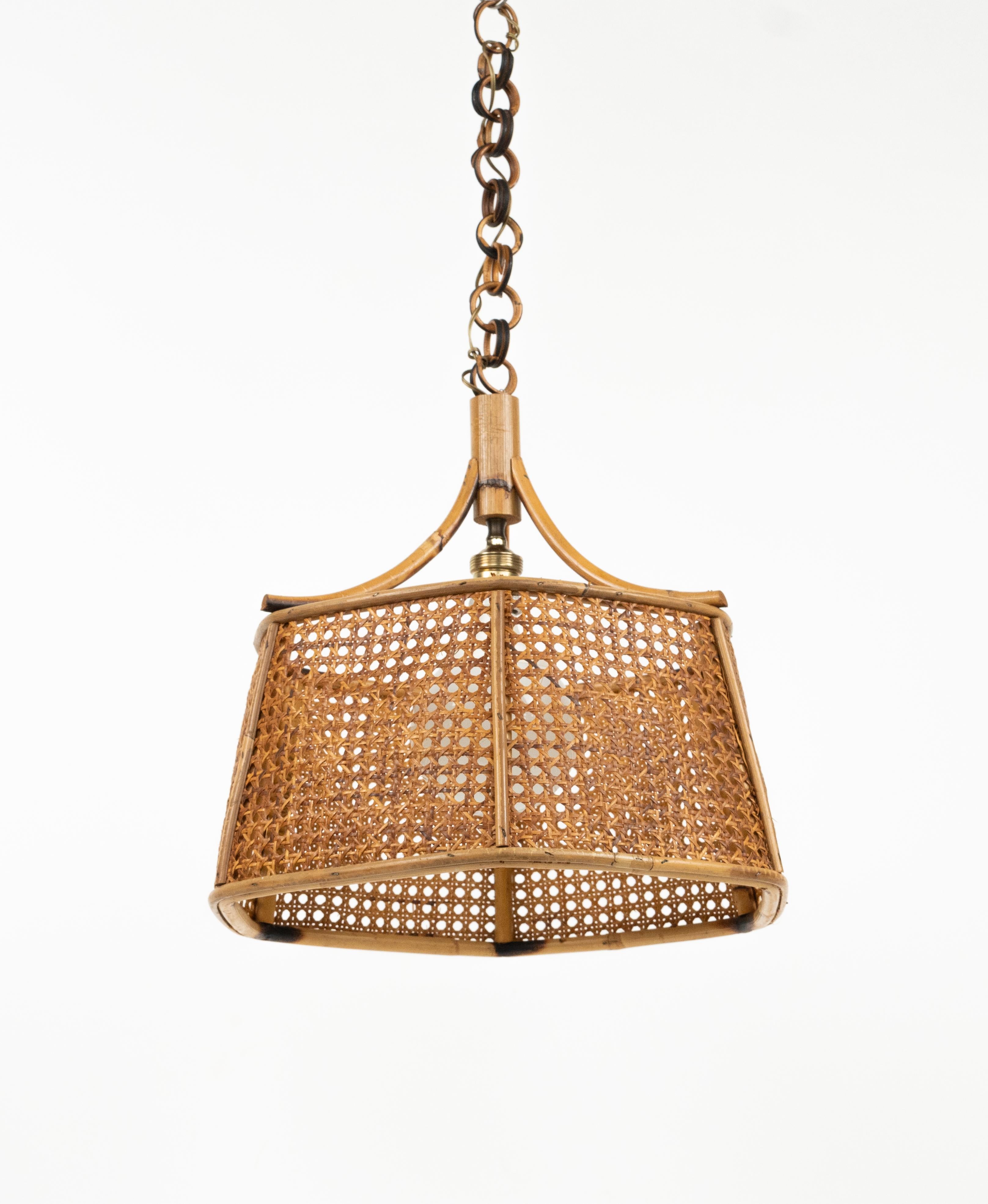 Mid-20th Century Midcentury French Riviera Hand-Crafted Chandelier Rattan and Wicker, Italy 1960s For Sale