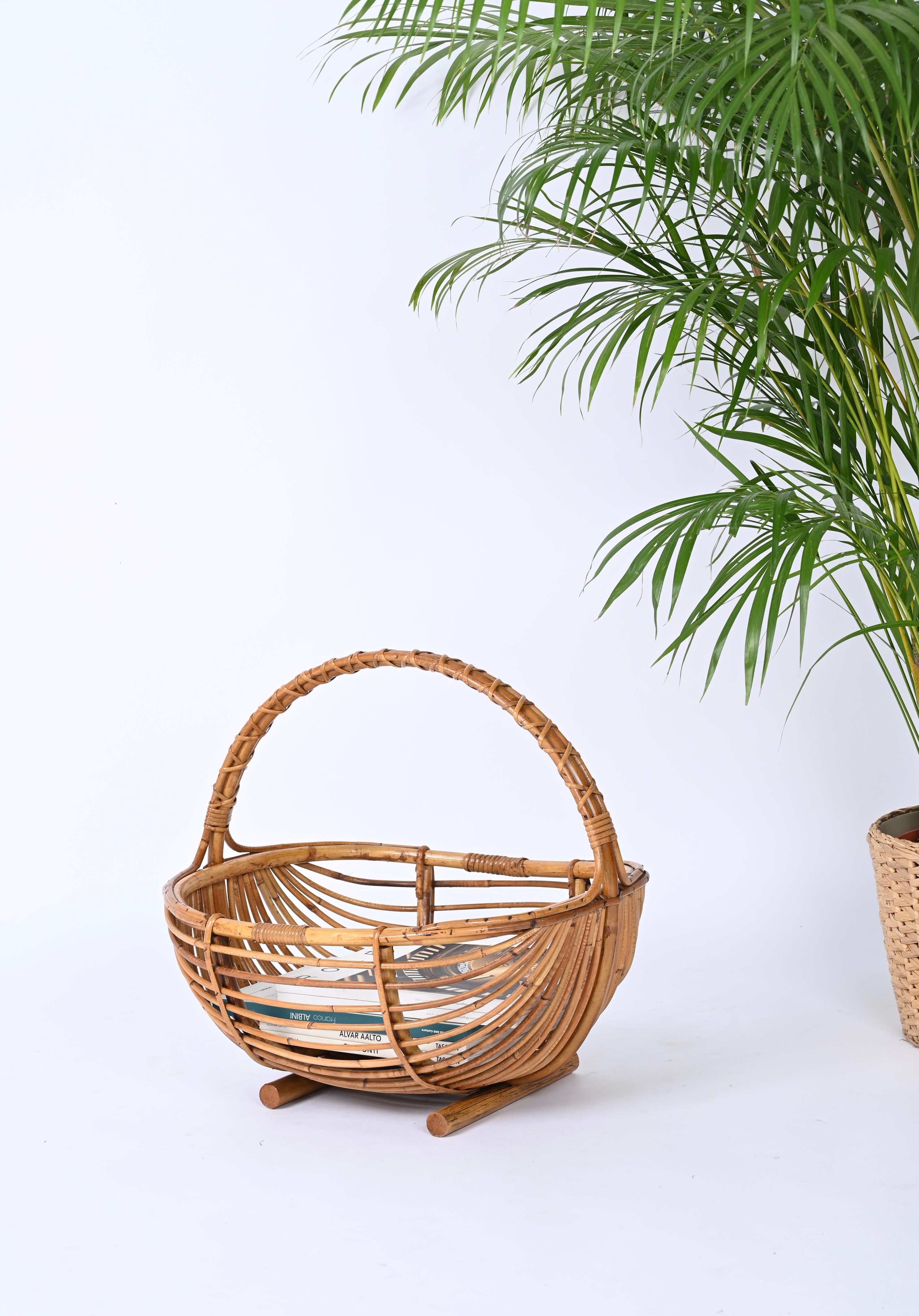 Hand-Woven Midcentury French Riviera Magazine Rack in Bamboo and Rattan, Italy 1970s For Sale