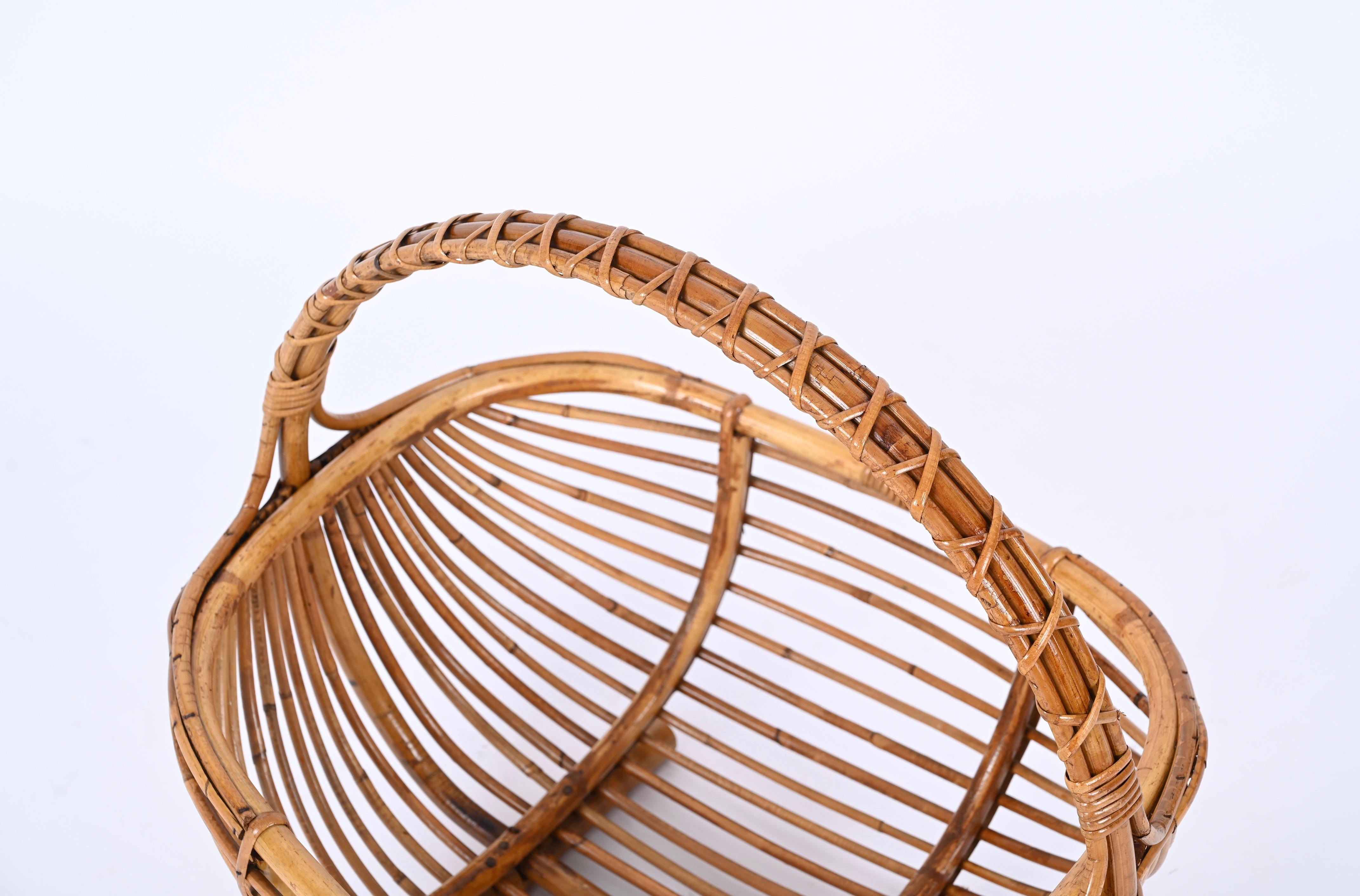 Midcentury French Riviera Magazine Rack in Bamboo and Rattan, Italy 1970s In Good Condition For Sale In Roma, IT