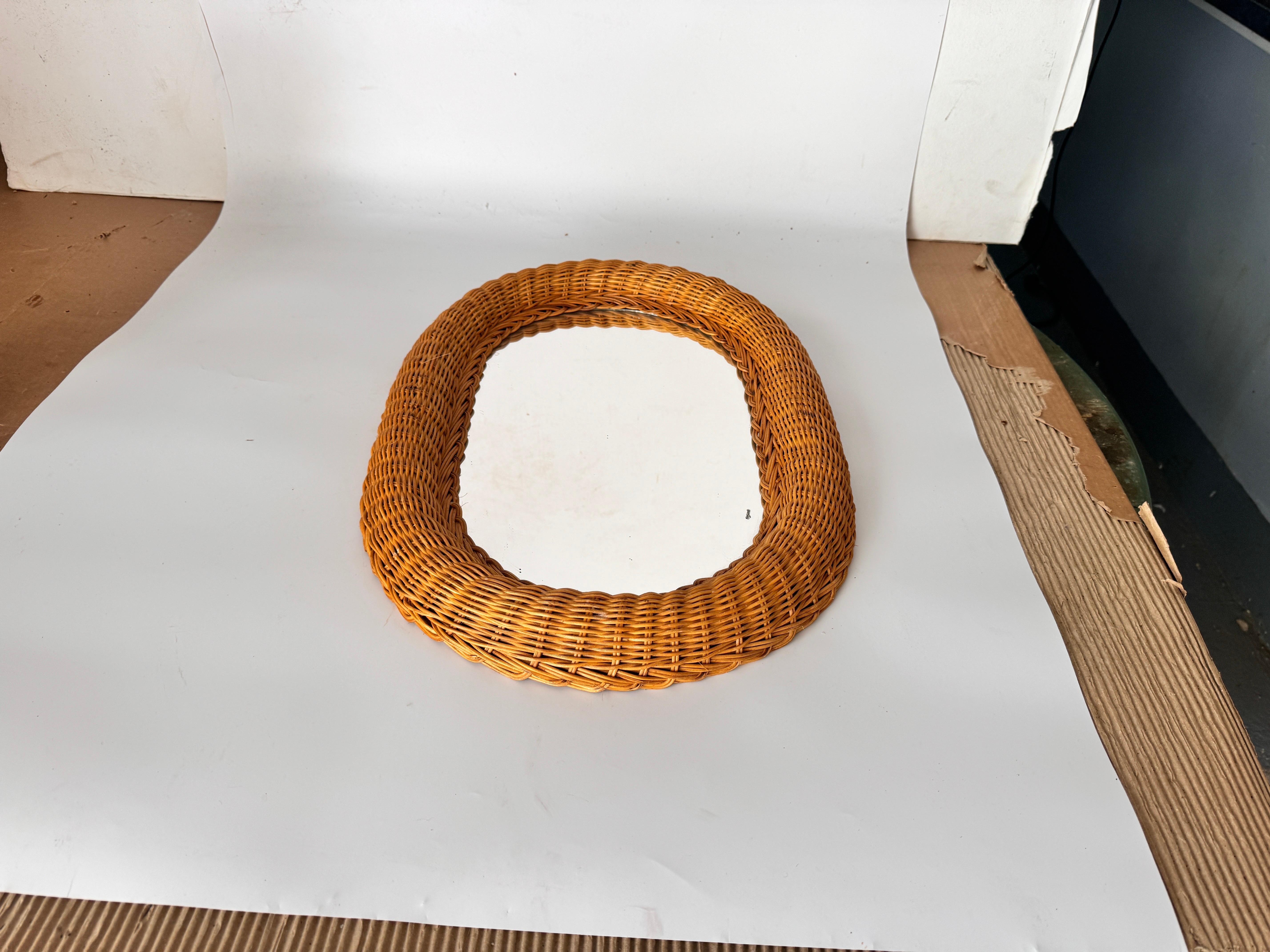 Midcentury French Riviera Rattan and Bamboo Oval Wall Mirror, Italy 1960s For Sale 3