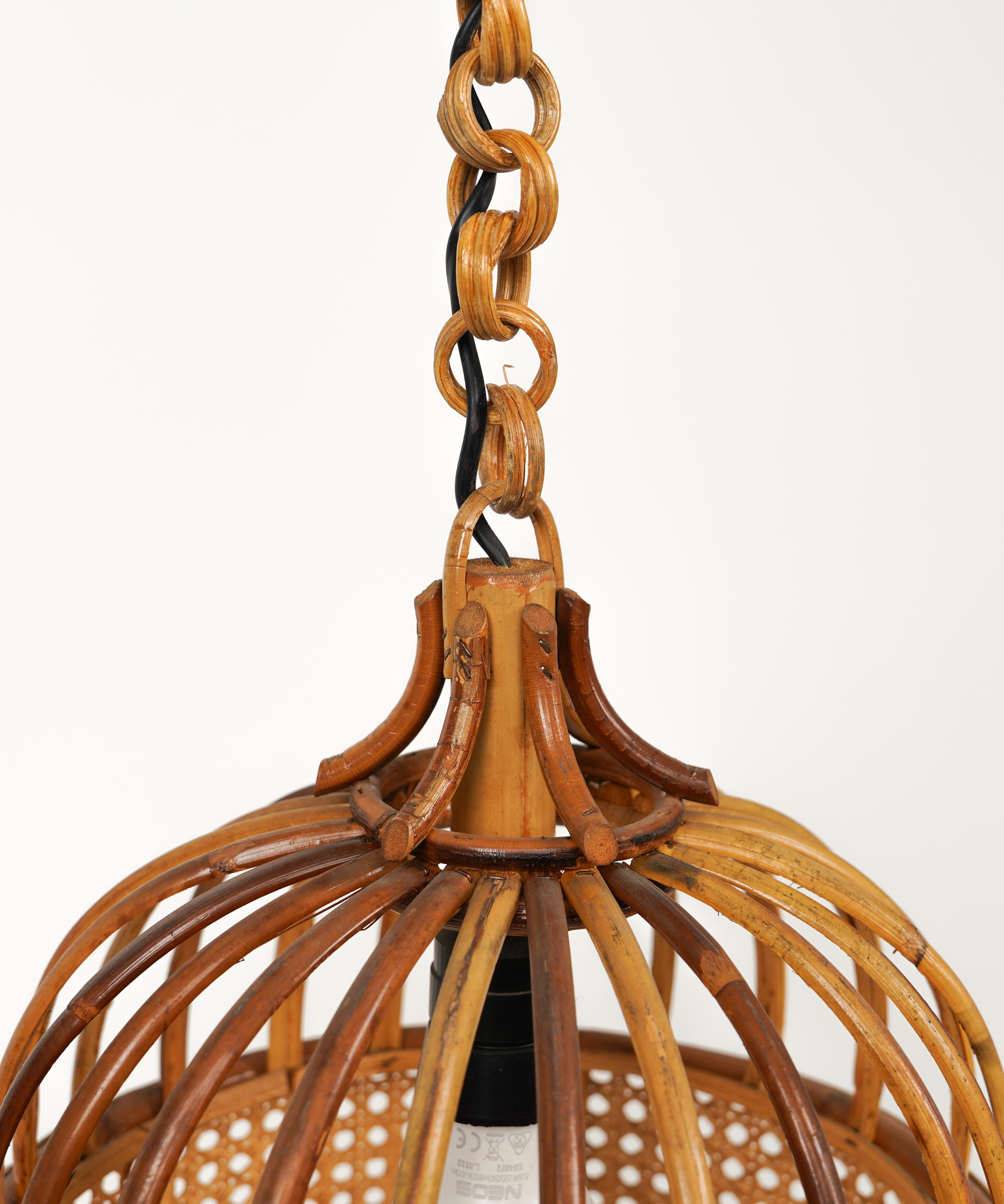 Midcentury French Riviera Rattan and Wicker Chandelier, Italy 1970s For Sale 4