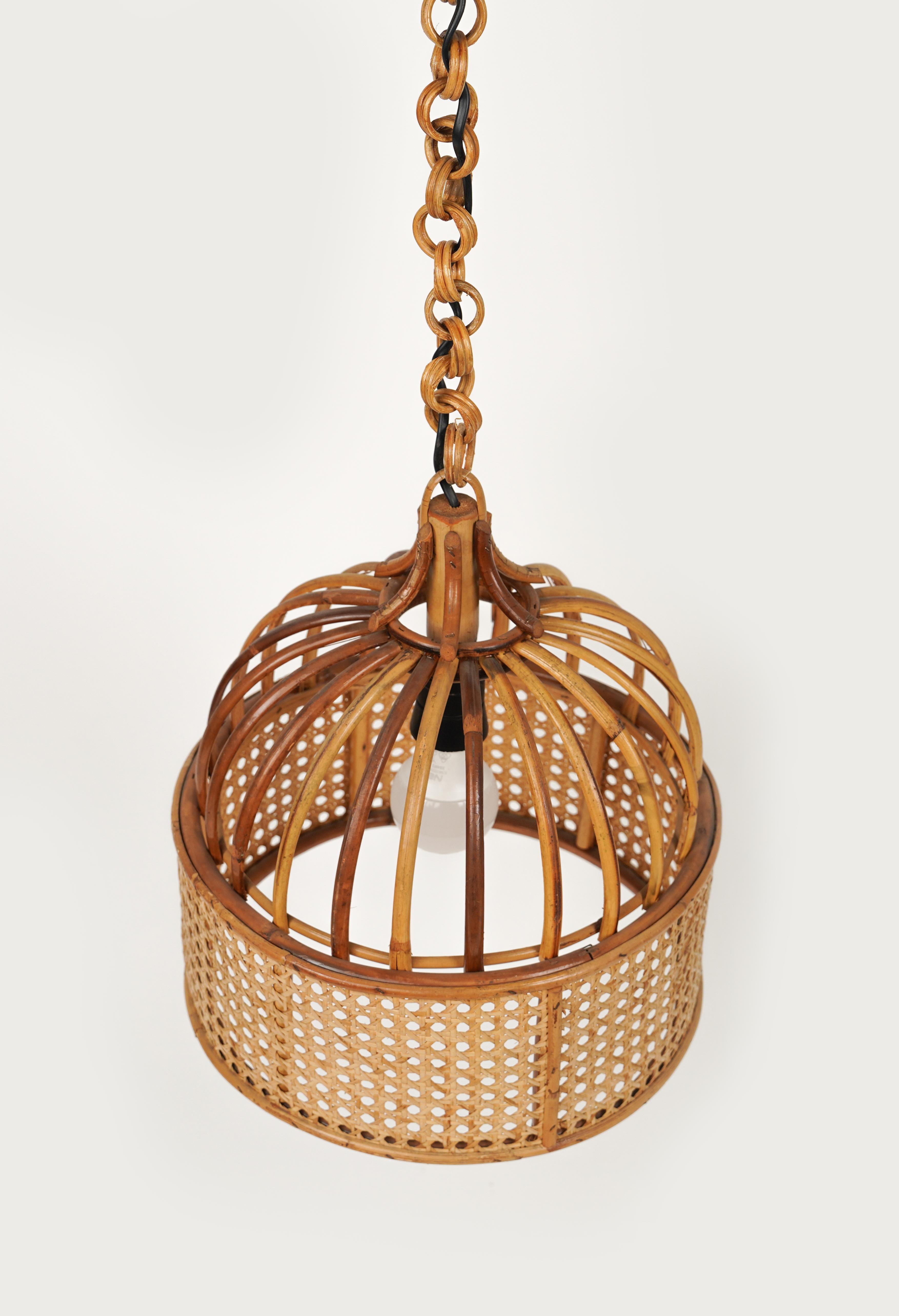 Italian Midcentury French Riviera Rattan and Wicker Chandelier, Italy 1970s For Sale