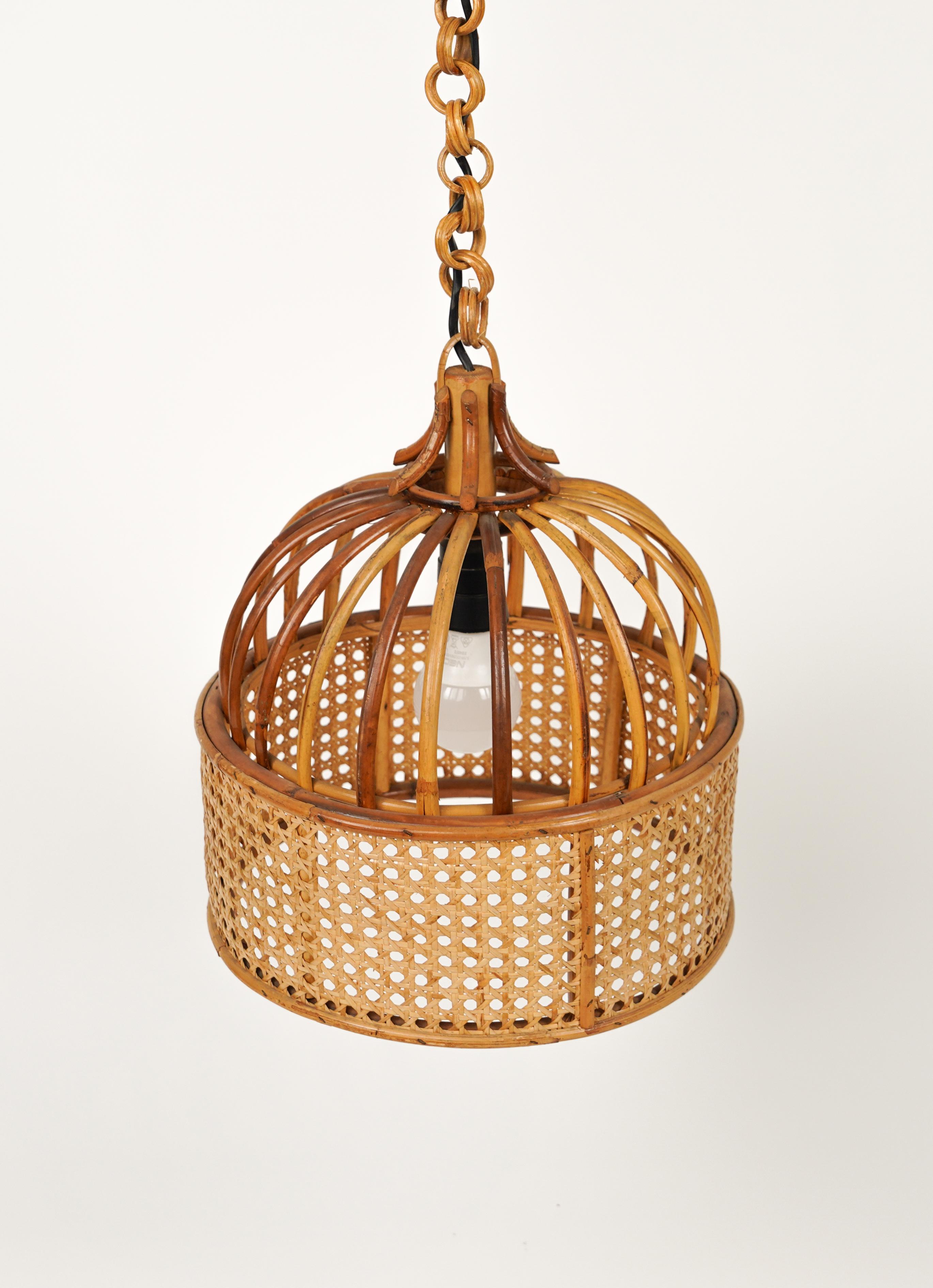 Midcentury French Riviera Rattan and Wicker Chandelier, Italy 1970s In Good Condition For Sale In Rome, IT