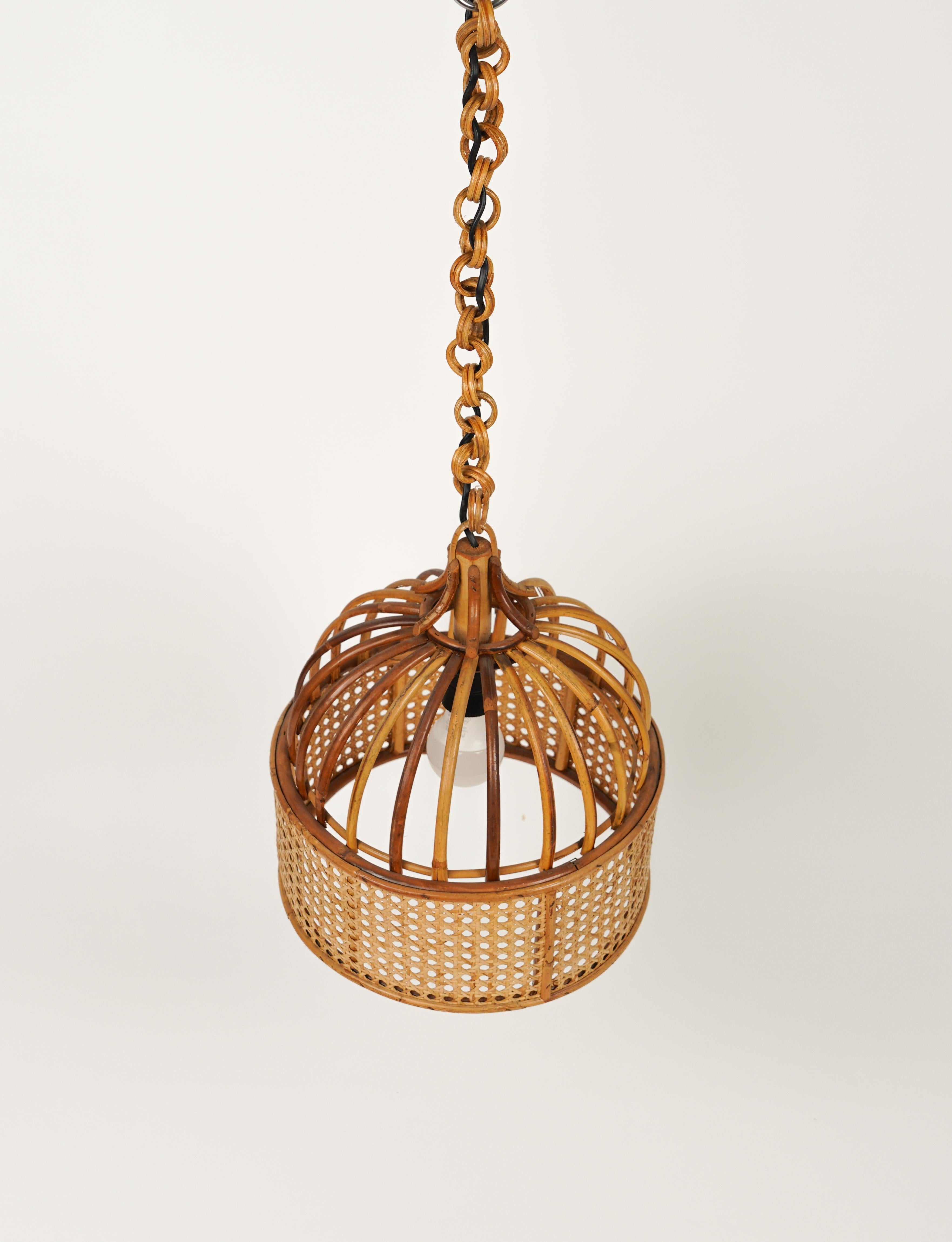Late 20th Century Midcentury French Riviera Rattan and Wicker Chandelier, Italy 1970s For Sale