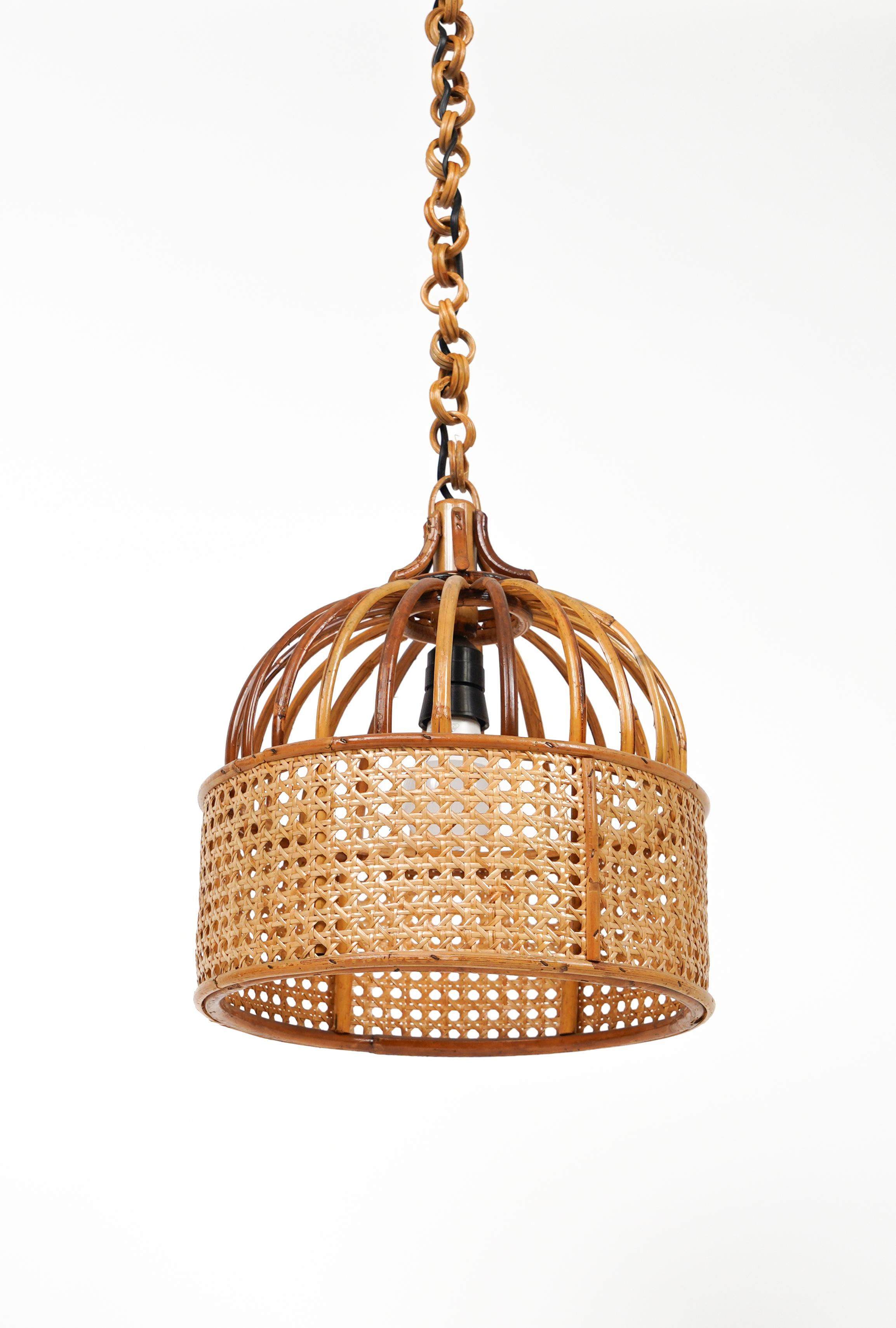 Midcentury French Riviera Rattan and Wicker Chandelier, Italy 1970s For Sale 1