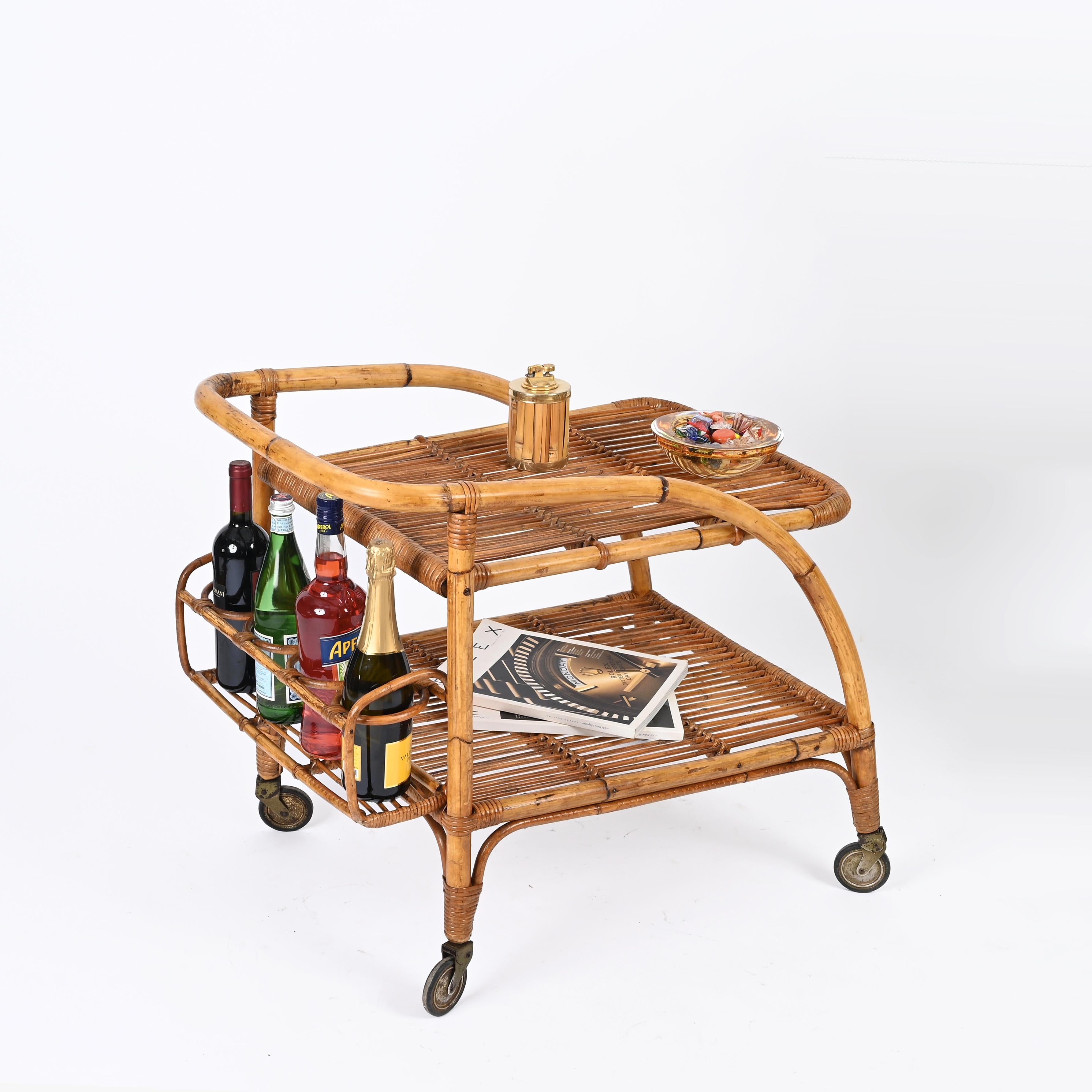 Midcentury French Riviera Rattan and Wicker Serving Bar Cart Trolley, Italy 1960 For Sale 4