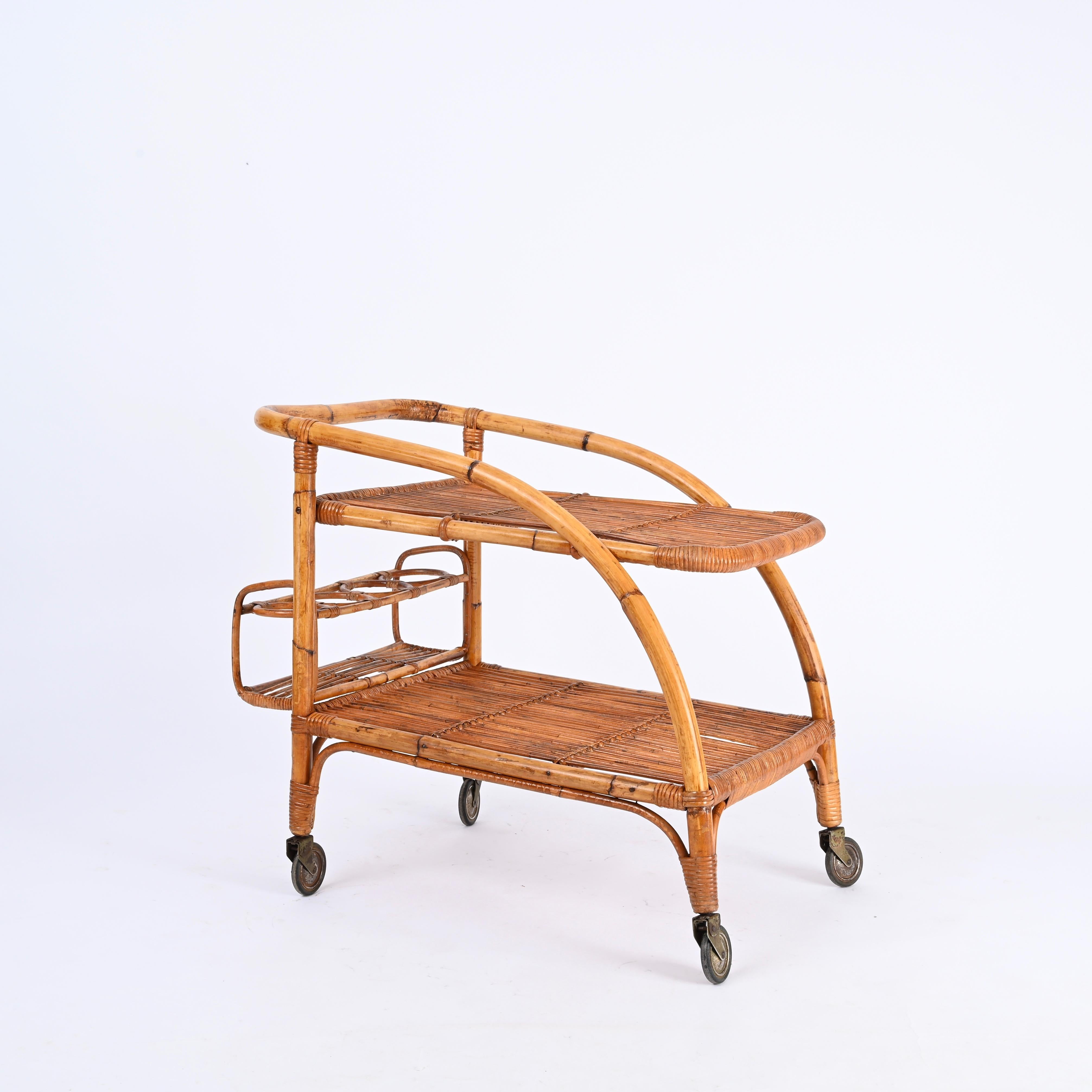 Midcentury French Riviera Rattan and Wicker Serving Bar Cart Trolley, Italy 1960 For Sale 5