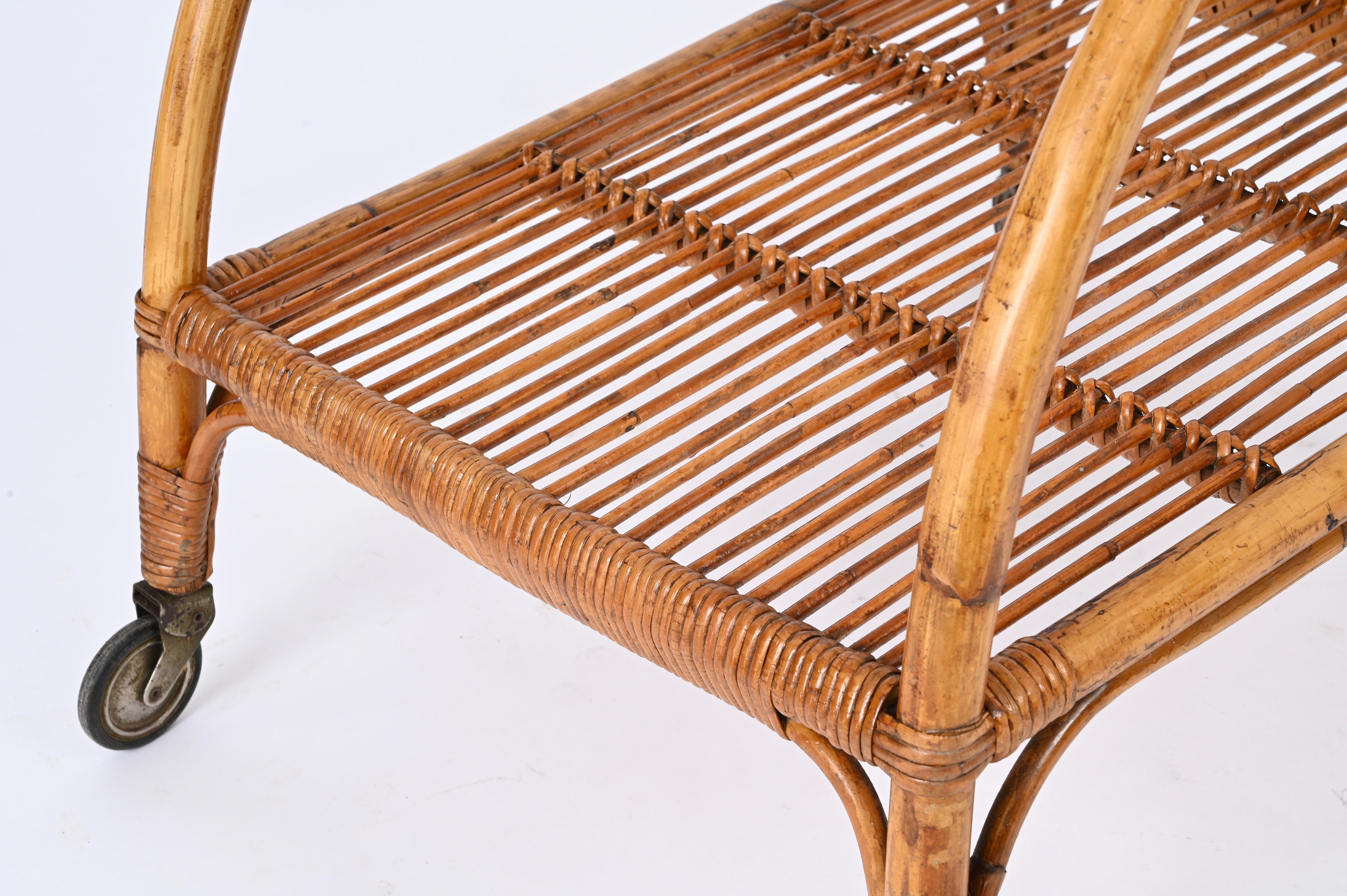 Midcentury French Riviera Rattan and Wicker Serving Bar Cart Trolley, Italy 1960 For Sale 8