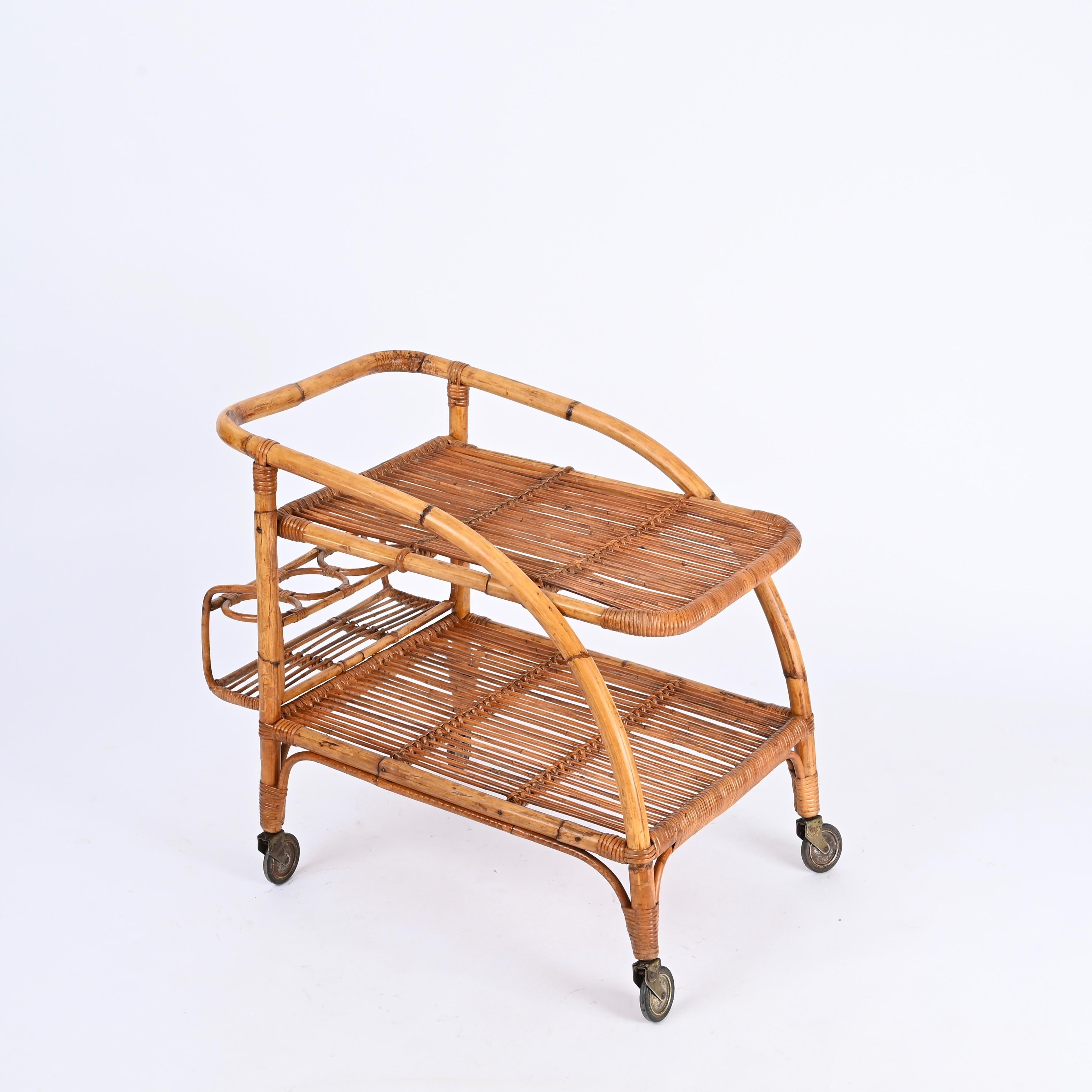 Mid-Century Modern Midcentury French Riviera Rattan and Wicker Serving Bar Cart Trolley, Italy 1960 For Sale