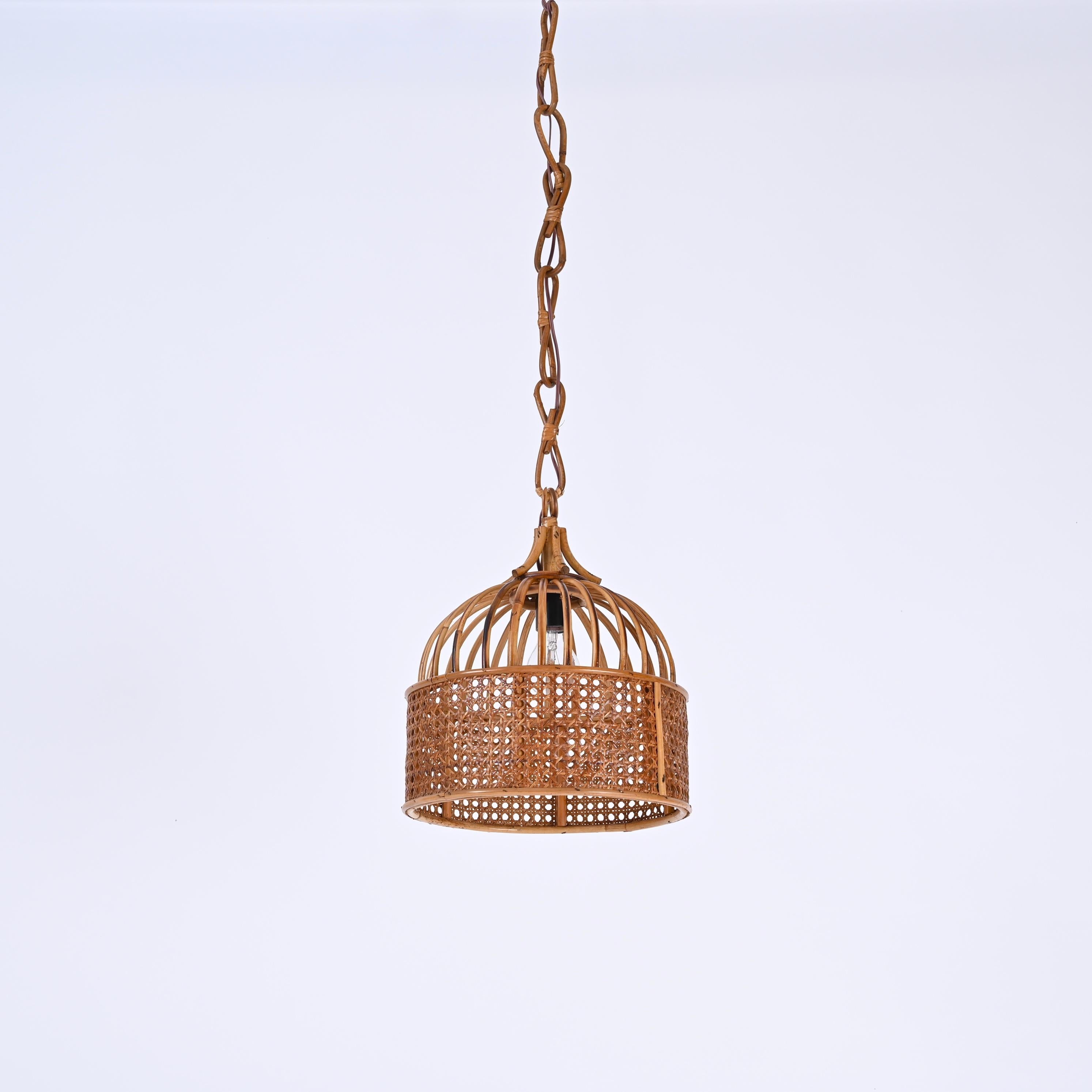 Italian Midcentury French Riviera Round Pendant in Rattan and Wicker, Italy 1970s For Sale