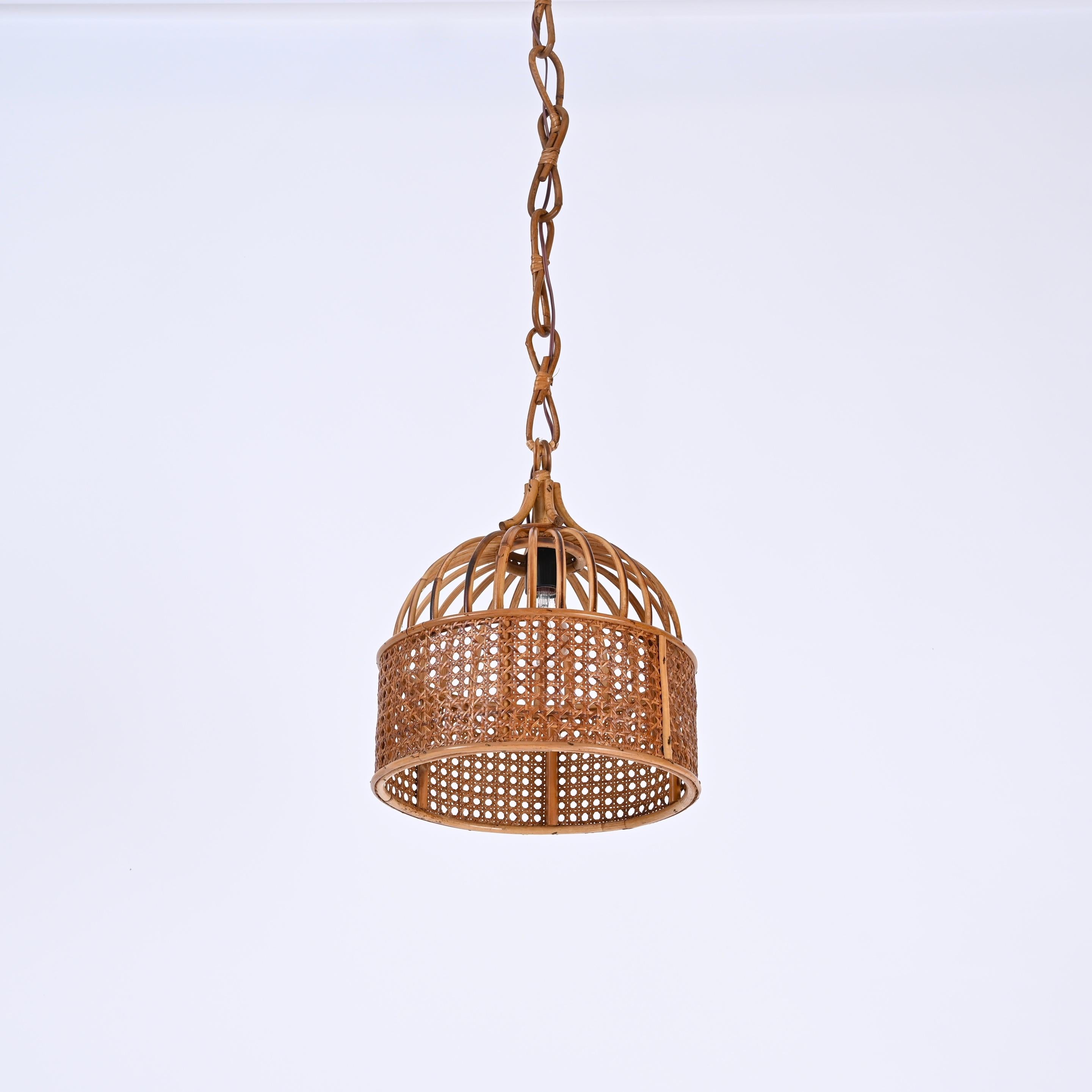 Hand-Woven Midcentury French Riviera Round Pendant in Rattan and Wicker, Italy 1970s For Sale