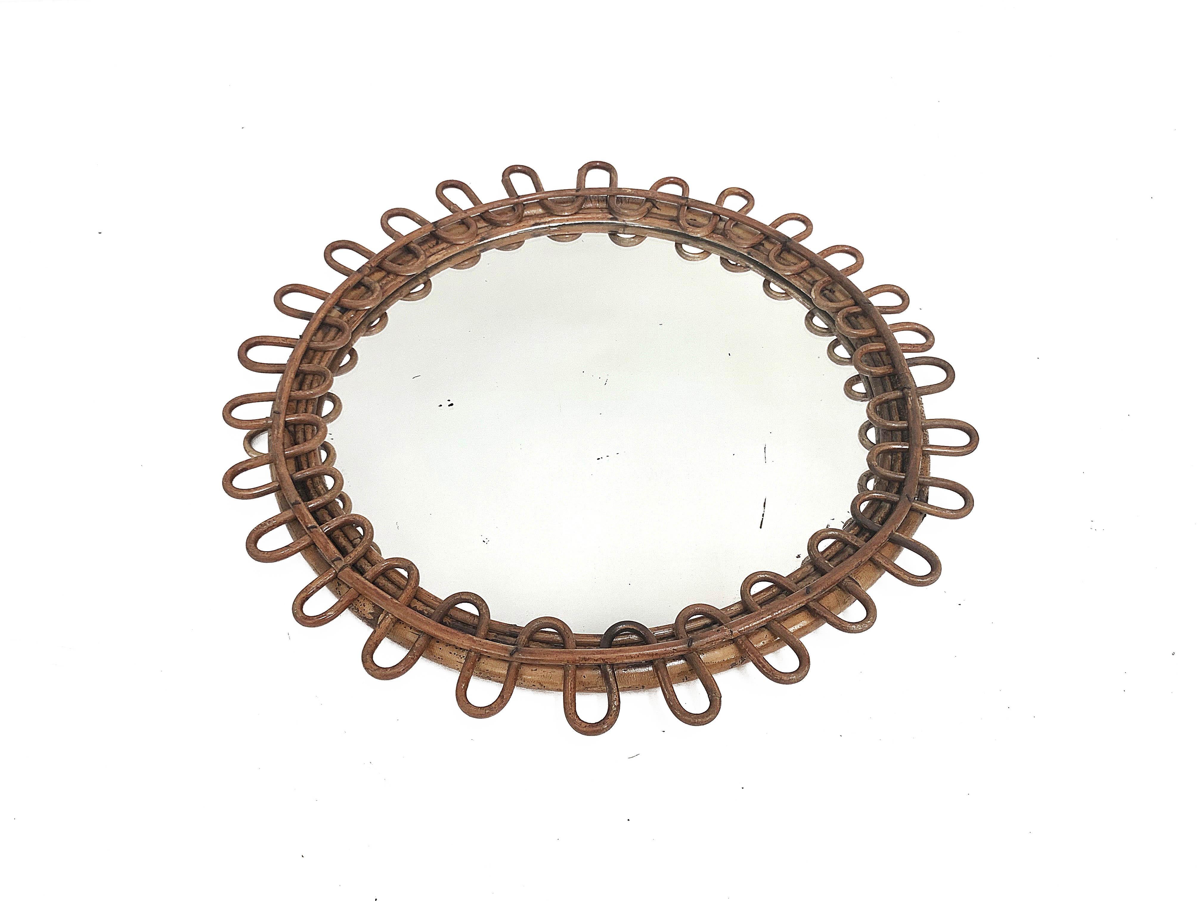 Midcentury French Riviera Round Rattan Italian Wall Mirror, 1970s In Good Condition In Roma, IT