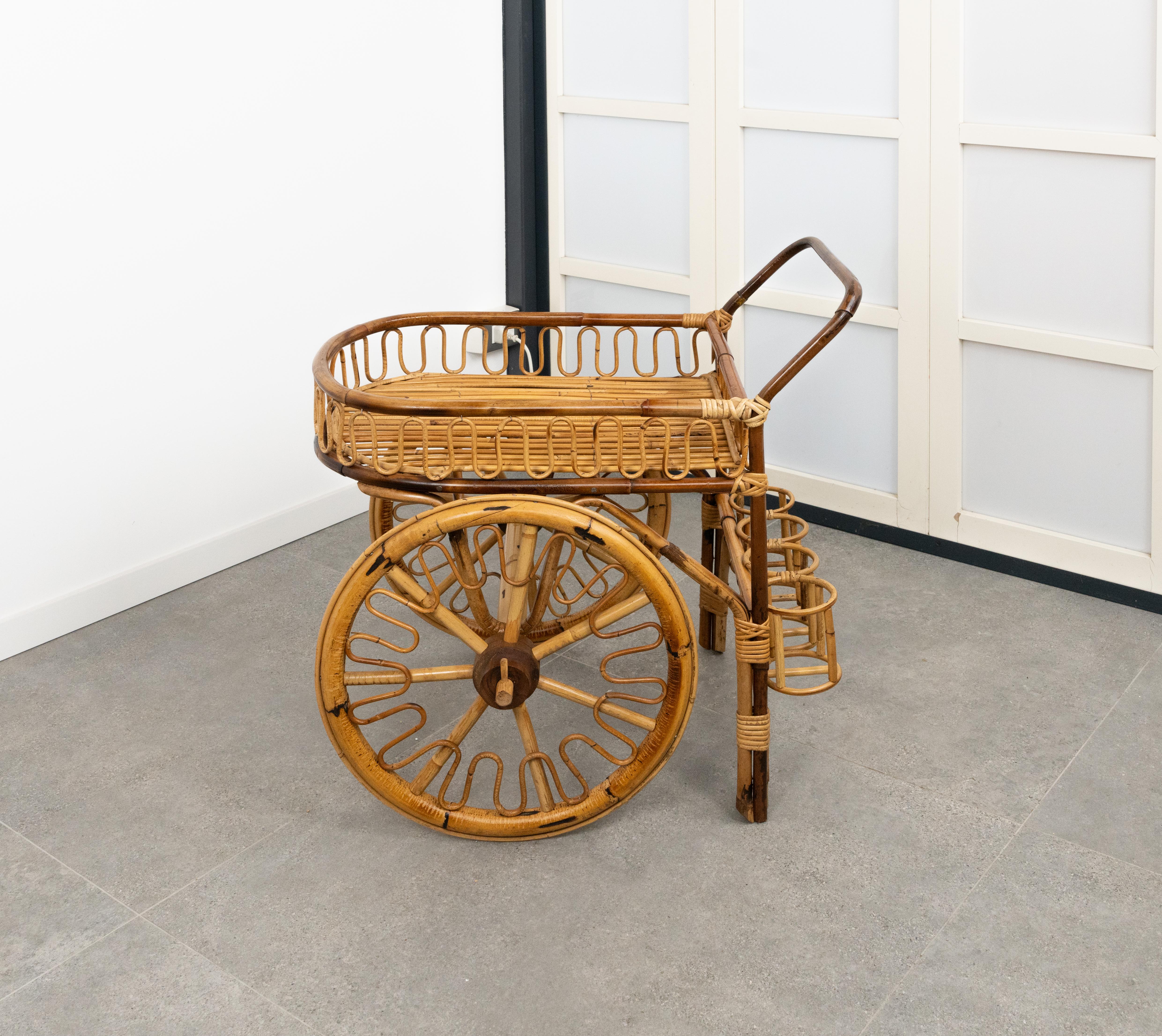 Carrello da bar di metà secolo in bambù e rattan, Italia 1950 in vendita 11