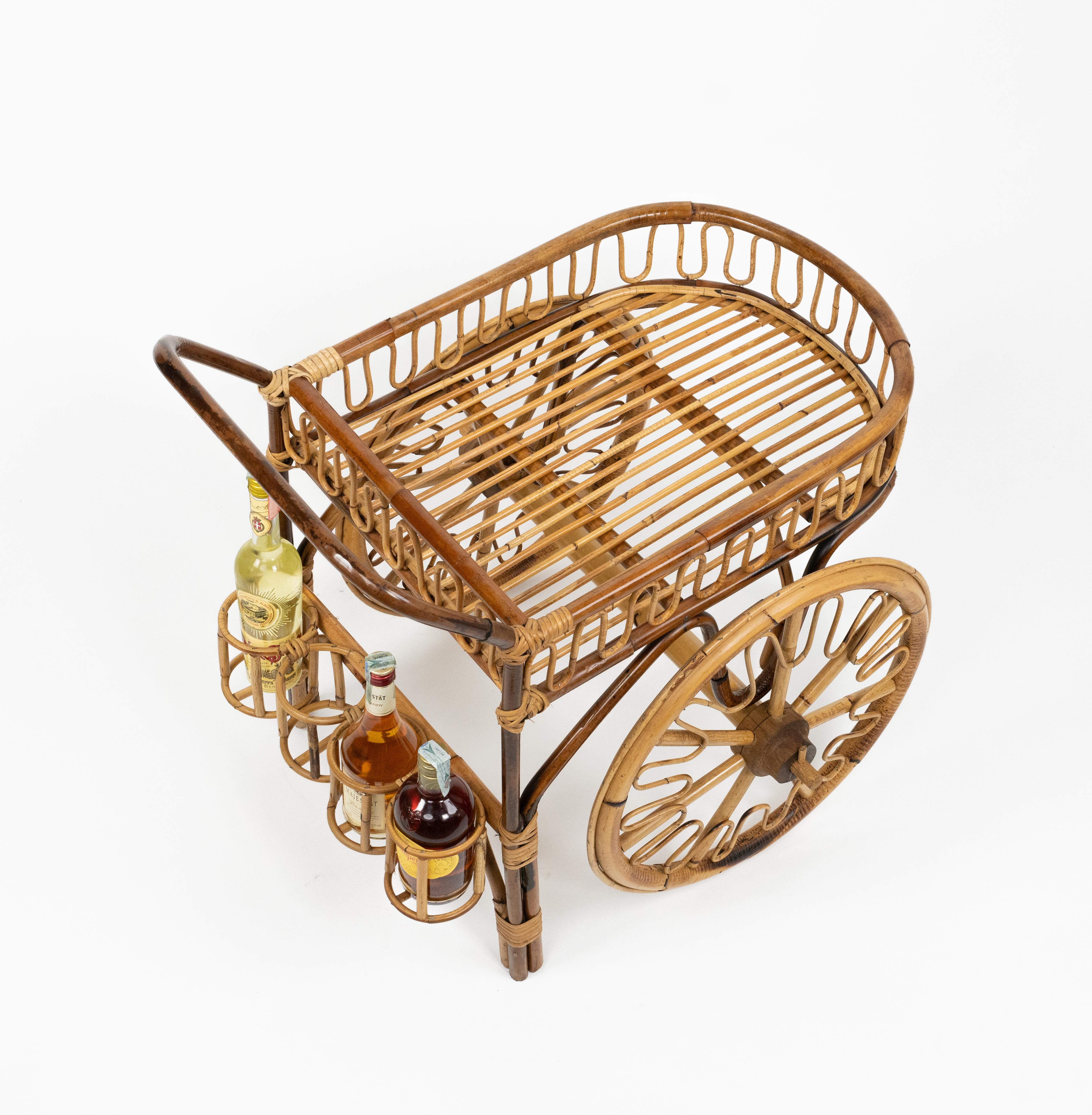 Carrello da bar di metà secolo in bambù e rattan, Italia 1950 in vendita 1