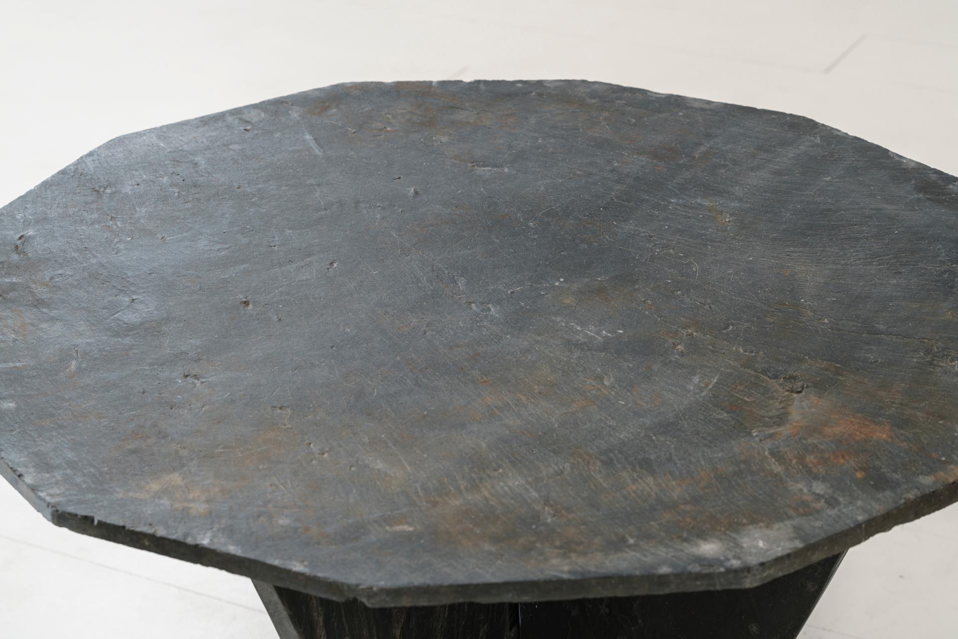 Midcentury French Slate Center Table from Trelaze im Zustand „Hervorragend“ in Wichita, KS