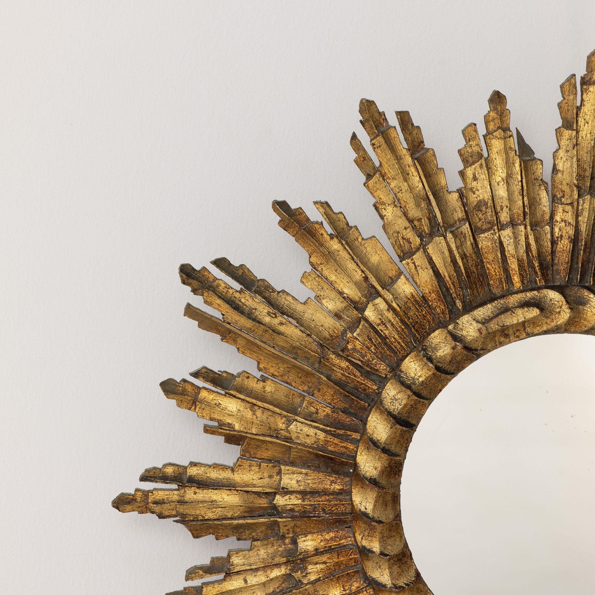 Neoclassico Specchio francese a raggiera del metà del secolo scorso in legno dorato originale in vendita