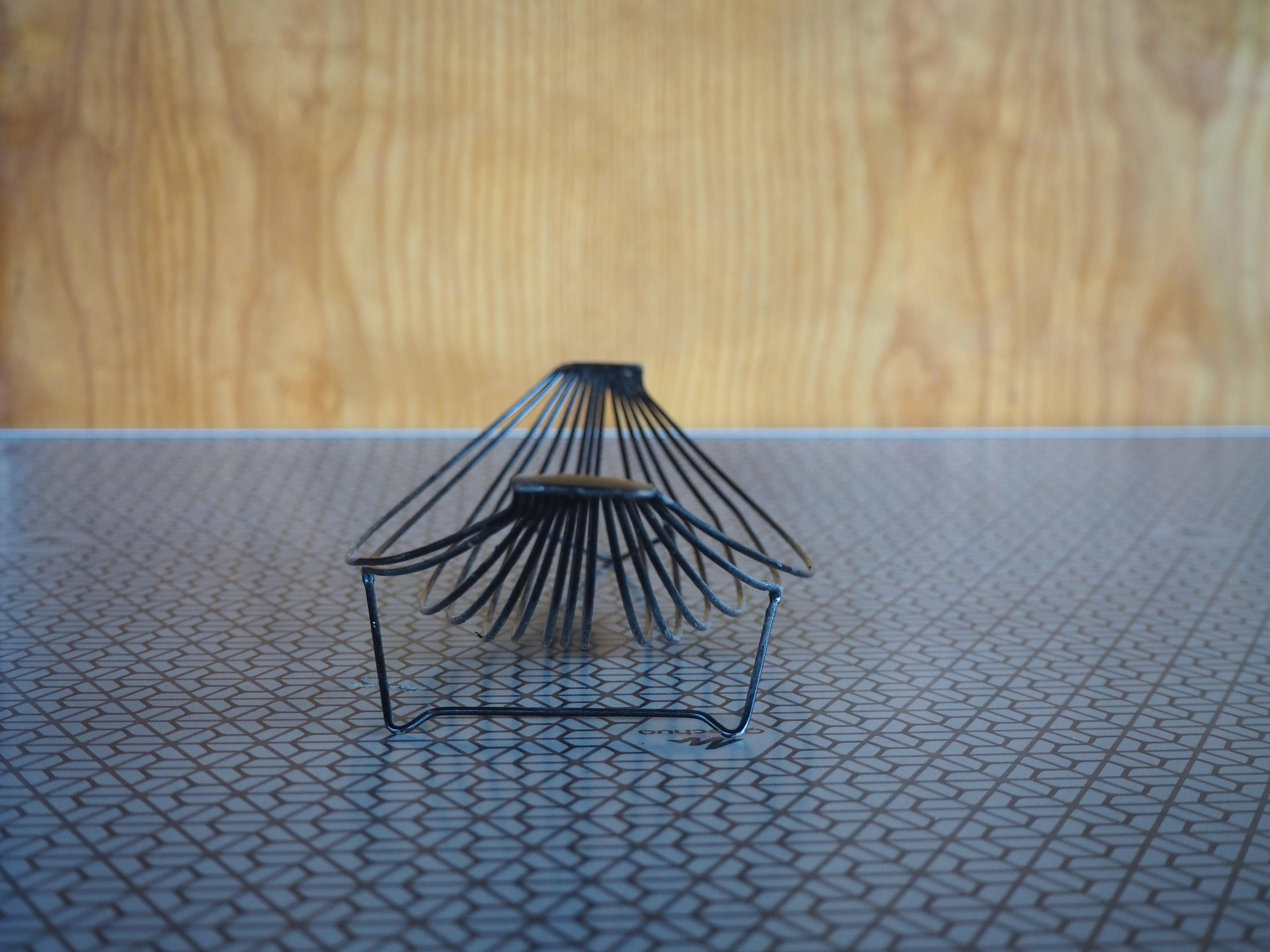 Ciotola in metallo da frutta del Medioevo, Europa, anni '70 In condizioni buone in vendita a Praha, CZ