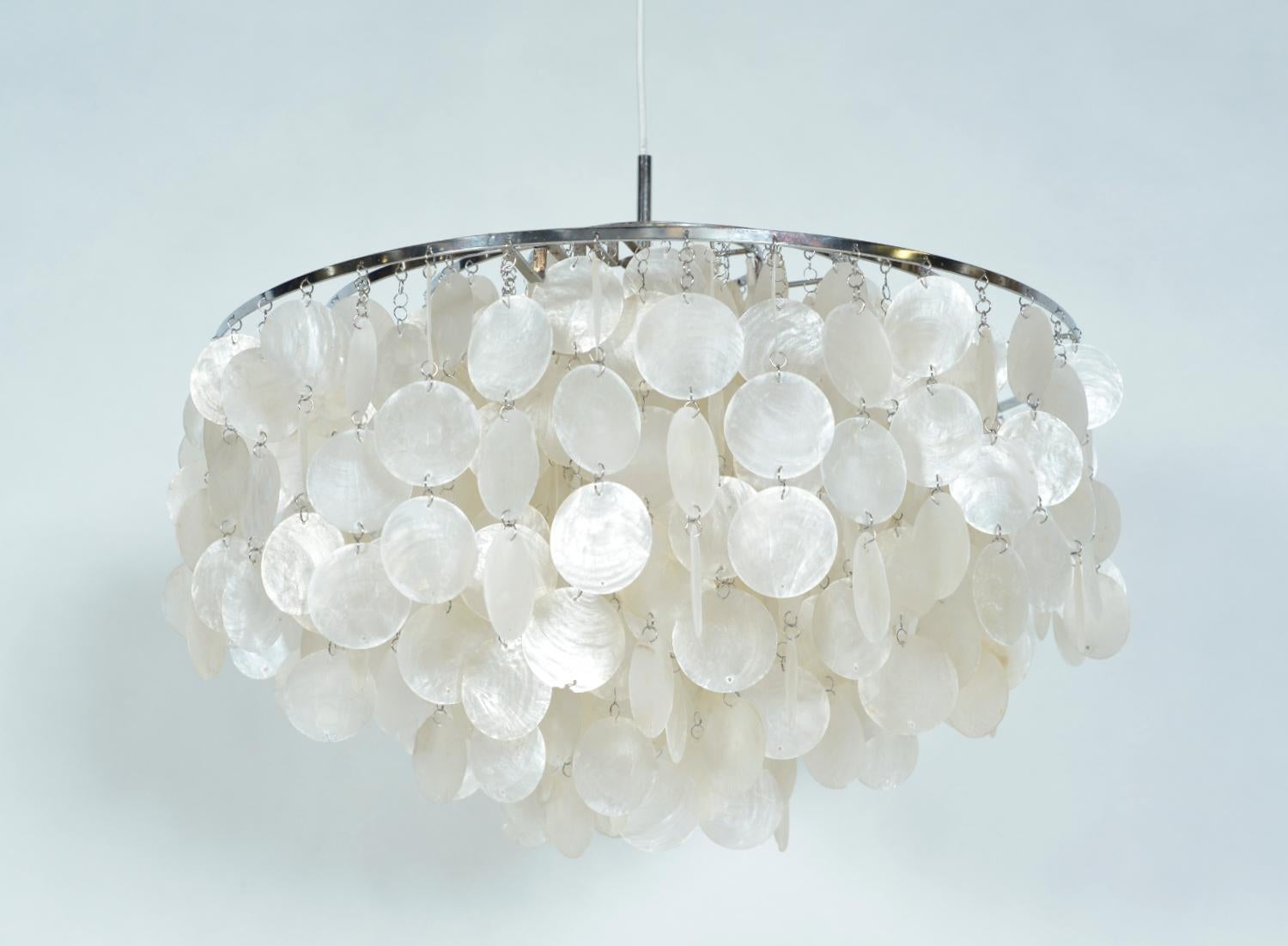 Mediados de siglo FUN 10DM Light Verner Panton Shell Chandelier Pendant for J. Luber Ag Suizo en venta