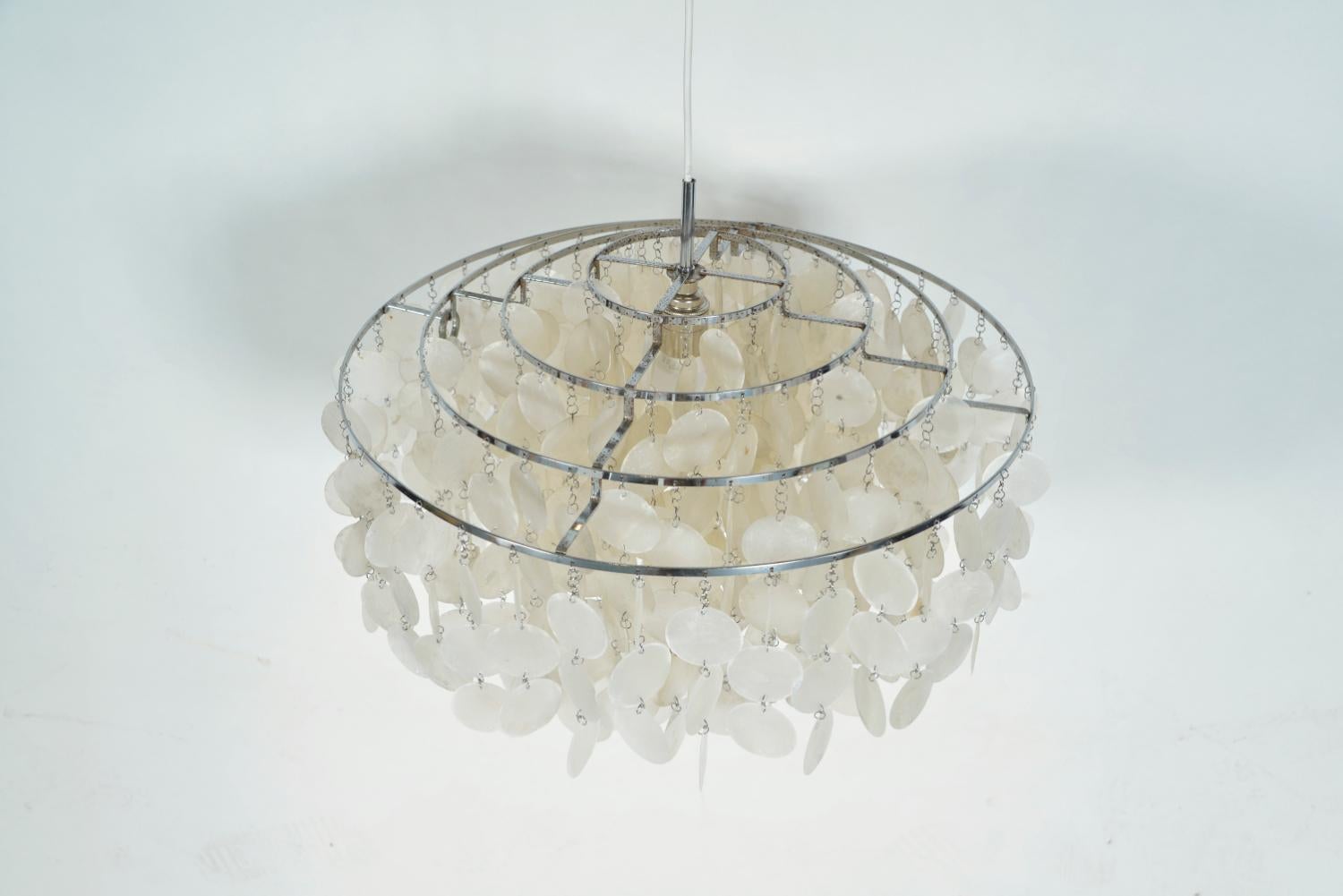 Mediados de siglo FUN 10DM Light Verner Panton Shell Chandelier Pendant for J. Luber Ag en venta 1