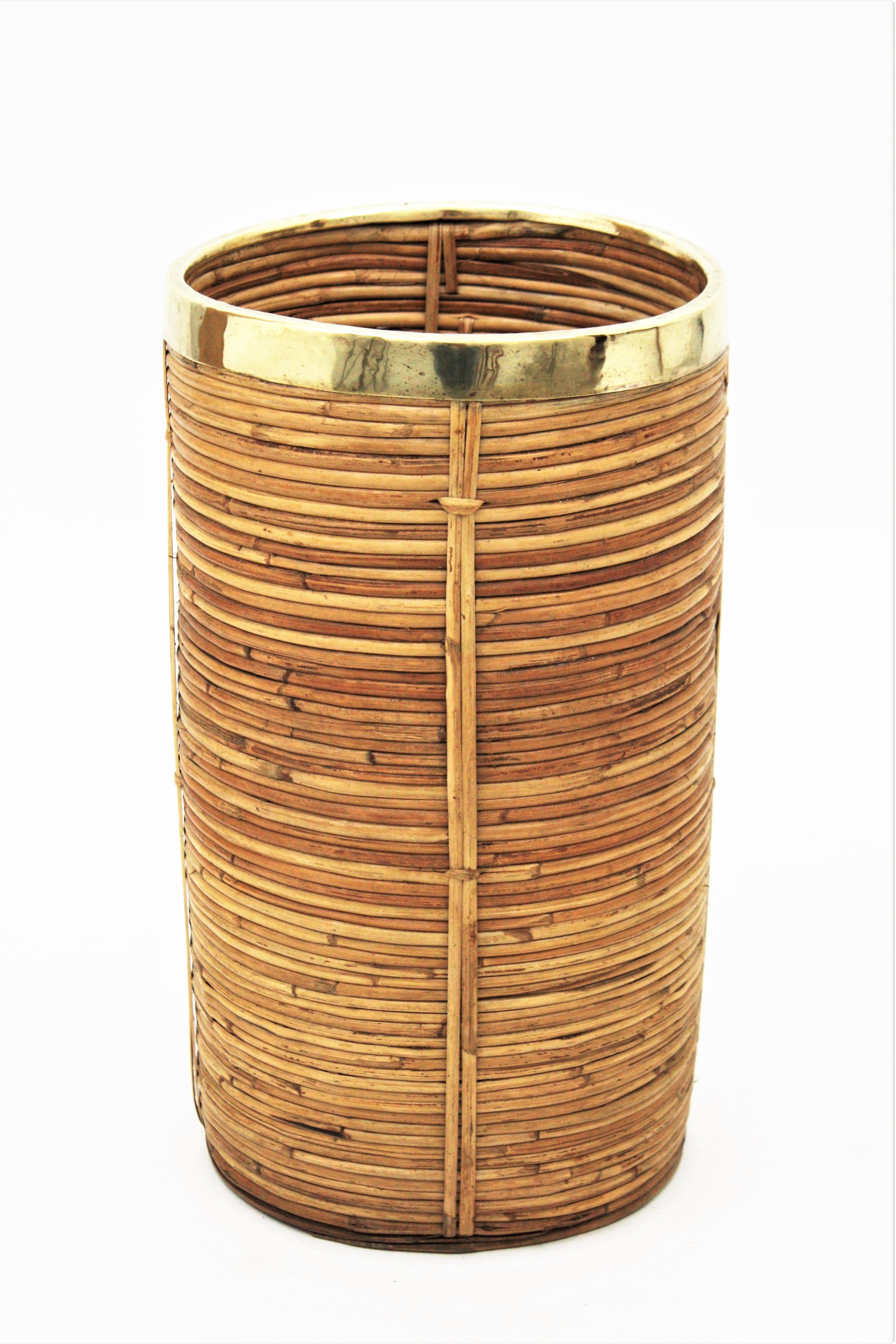 Midcentury Gabriella Crespi Style Brass and Rattan Bamboo Round Umbrella Stand In Excellent Condition In Barcelona, ES