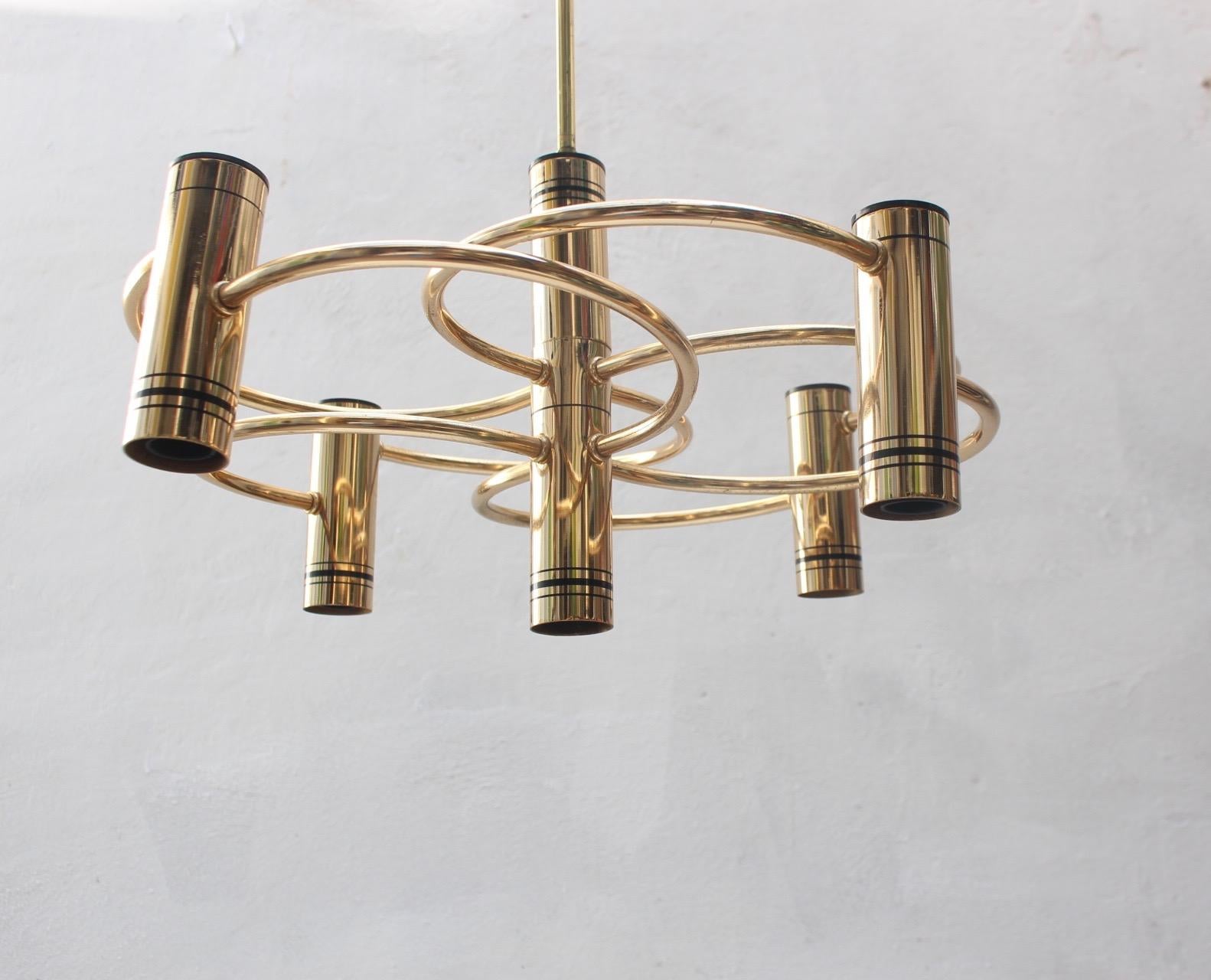 Rare Gaetano Sciolari Leola series small chandelier with black stripes and 5 lights. 
Perfect for low-roof city apartments.