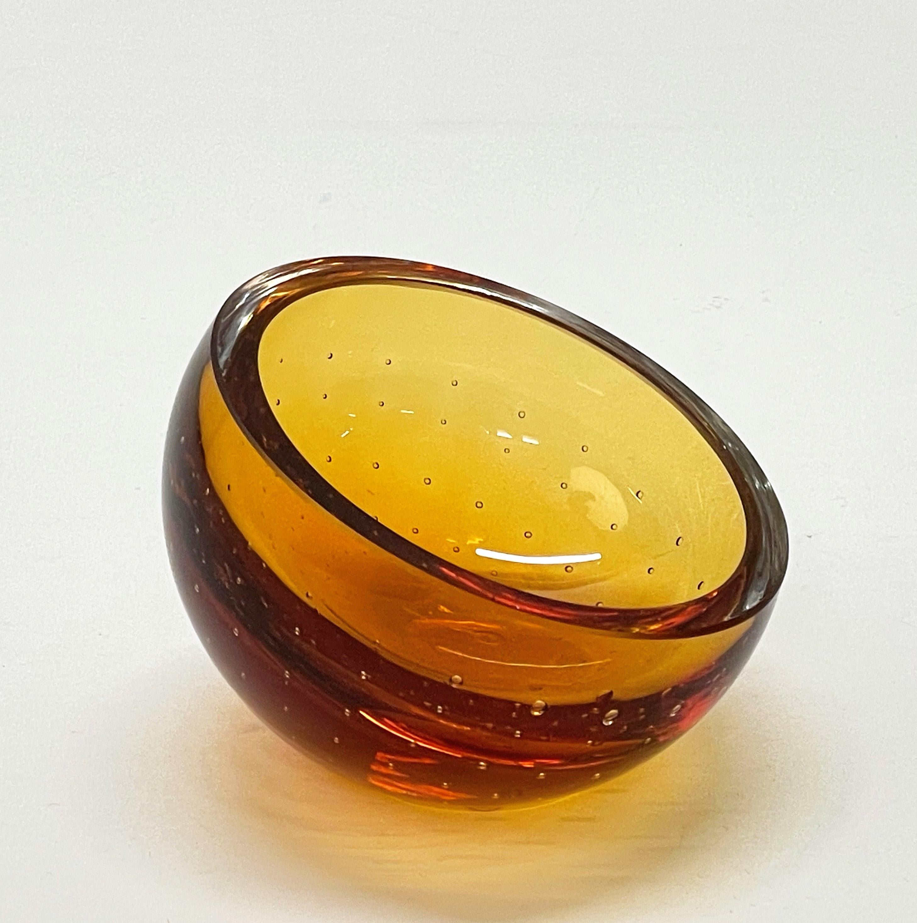 Bol décoratif bullicante en verre de Murano ambré Galliano Ferro du milieu du siècle, années 1960 en vente 6
