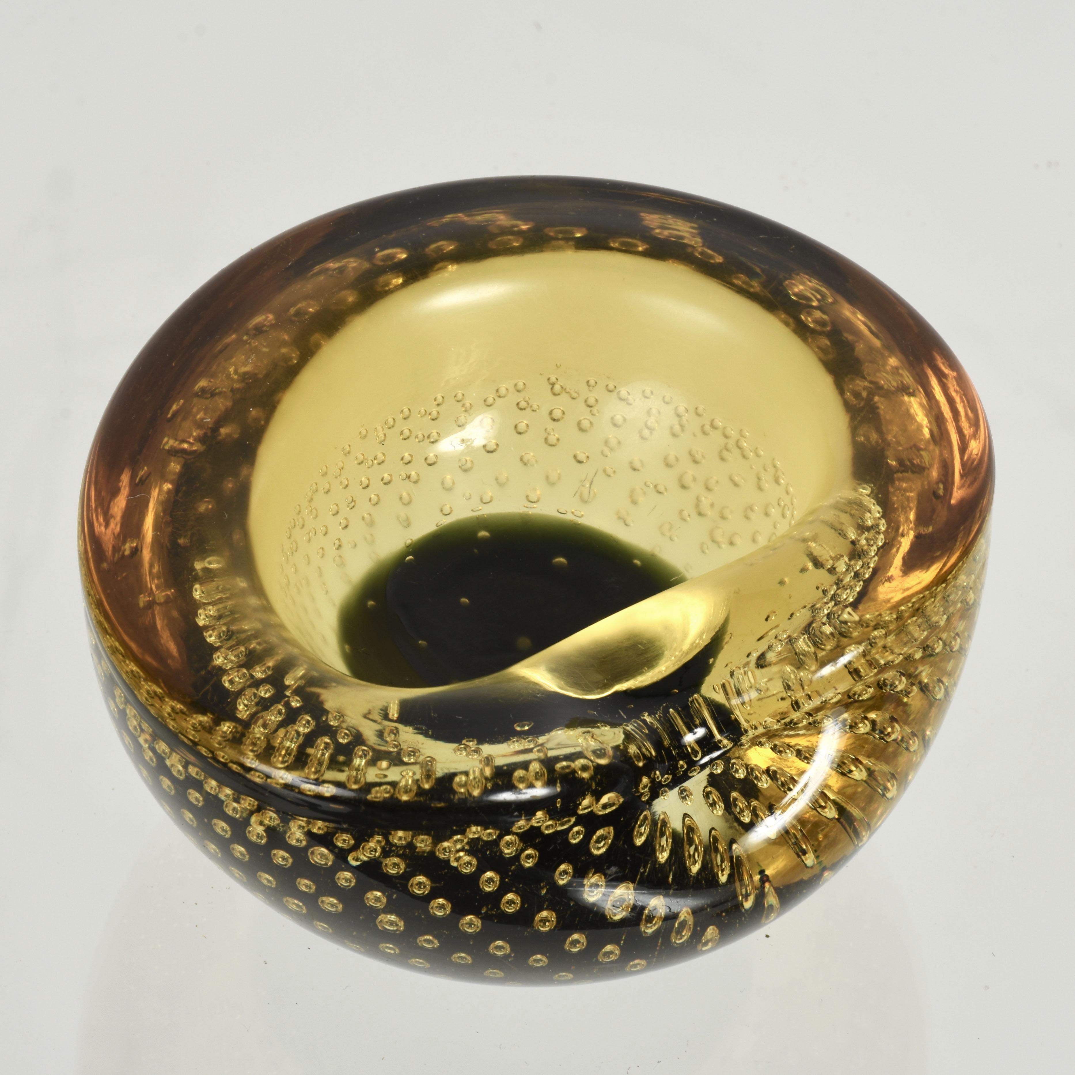 Italian Midcentury Galliano Ferro Yellow Murano Glass Bullicante Decorative Bowl, 1960s