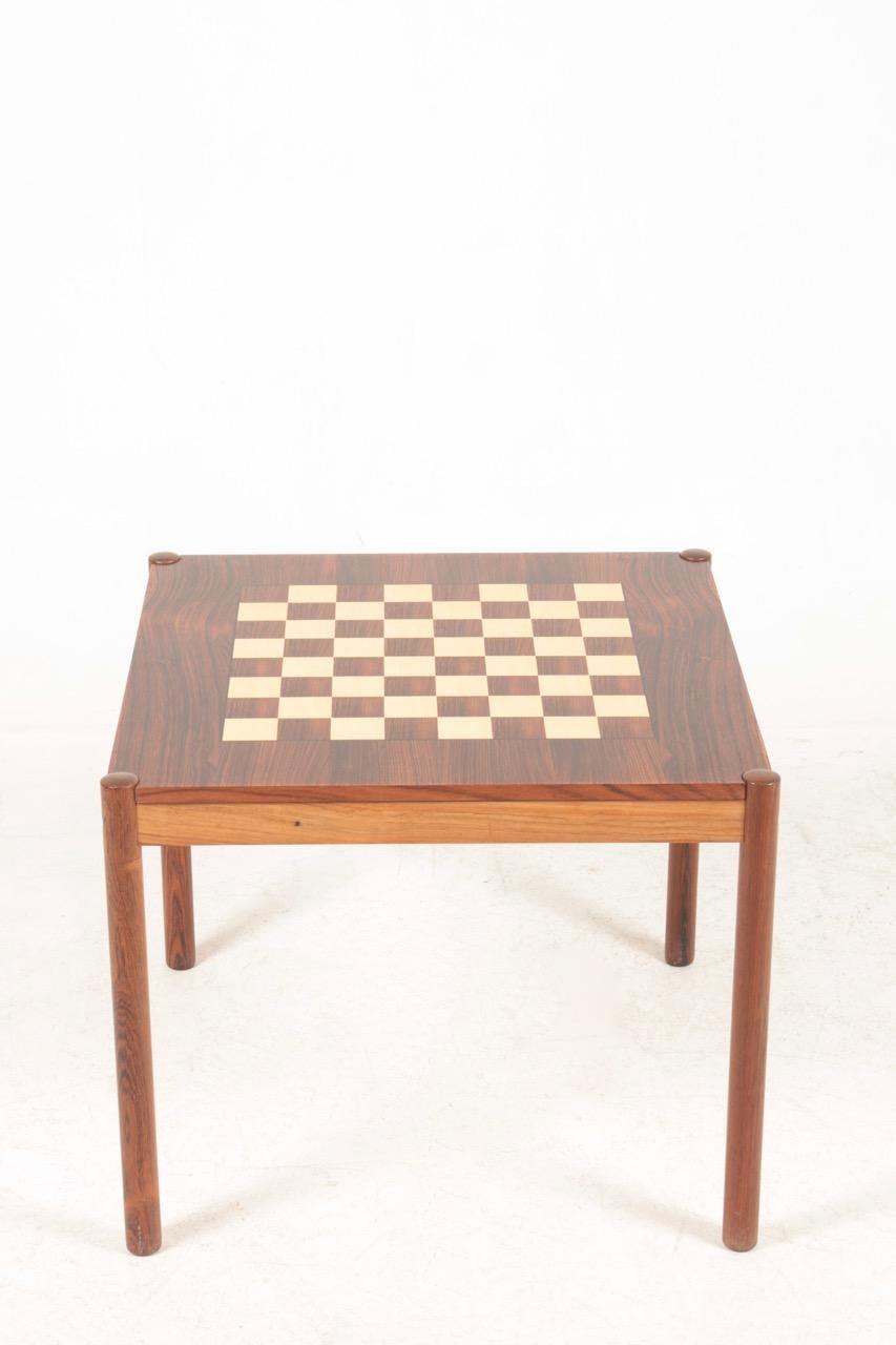 Scandinave moderne Table de jeu du milieu du siècle en bois de rose par Georg Petersen, années 1960 en vente