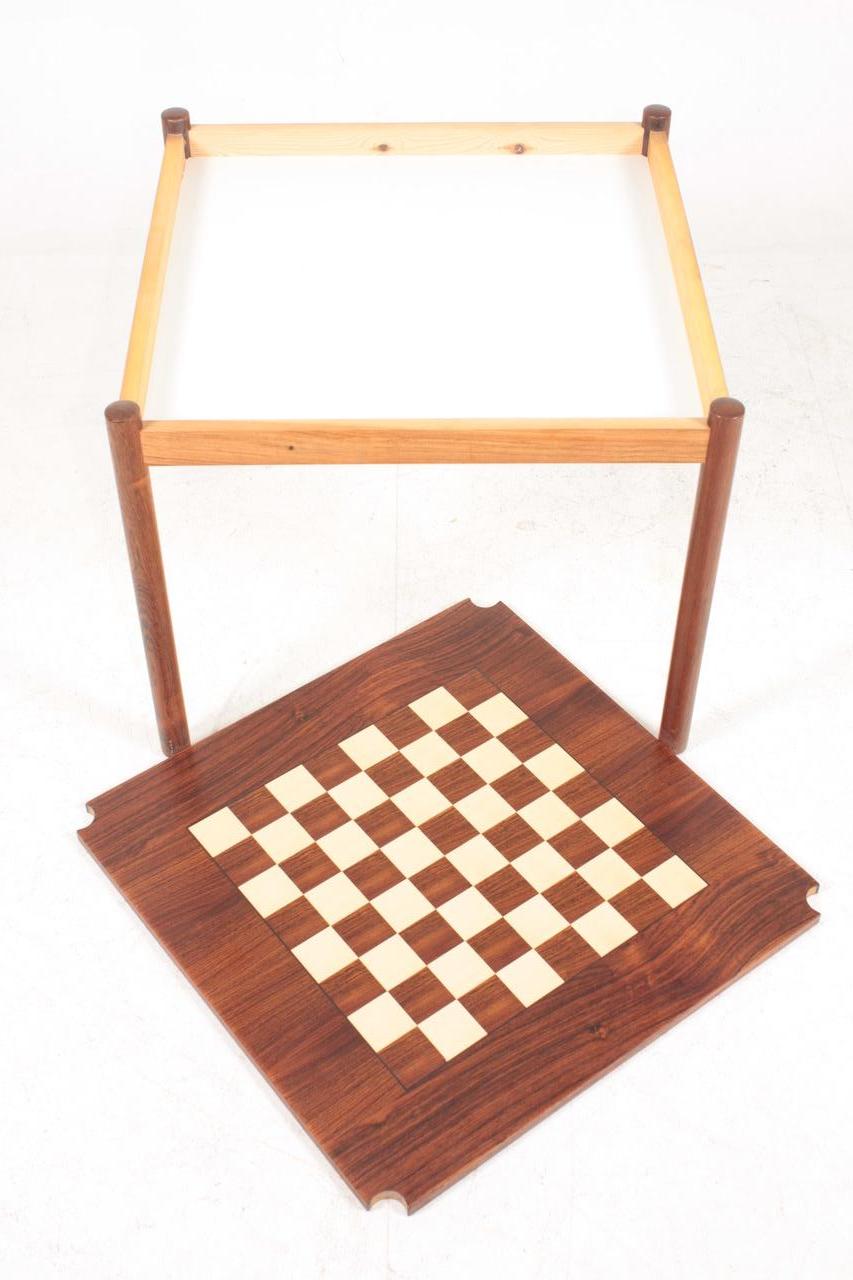 Table de jeu du milieu du siècle en bois de rose par Georg Petersen, années 1960 en vente 1